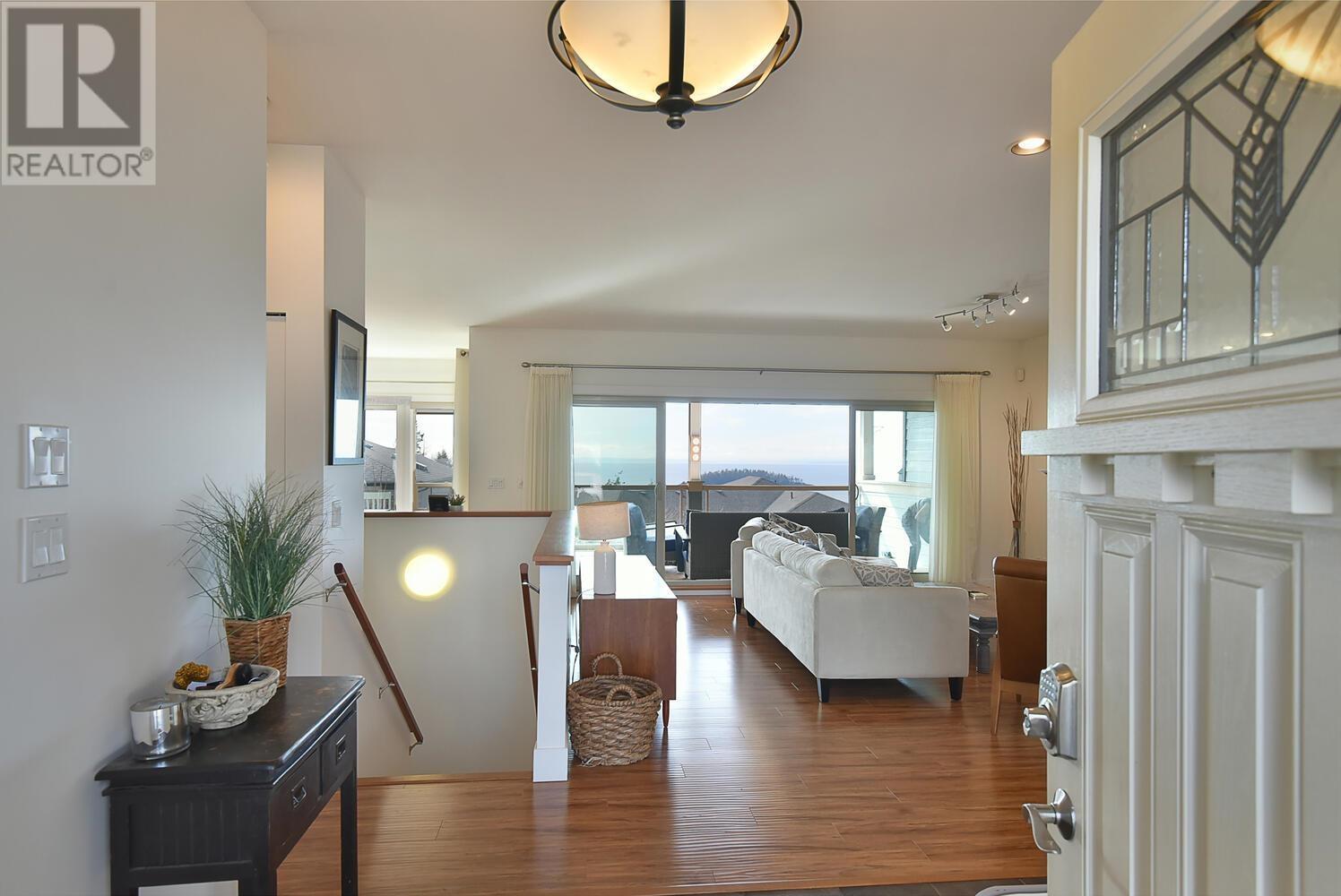 6383 Picadilly Place, Sechelt, British Columbia  V7Z 0N9 - Photo 4 - R2860565