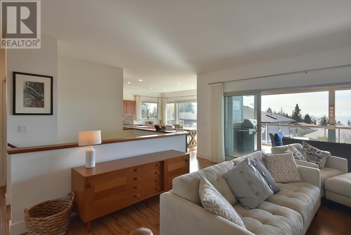 6383 Picadilly Place, Sechelt, British Columbia  V7Z 0N9 - Photo 6 - R2860565