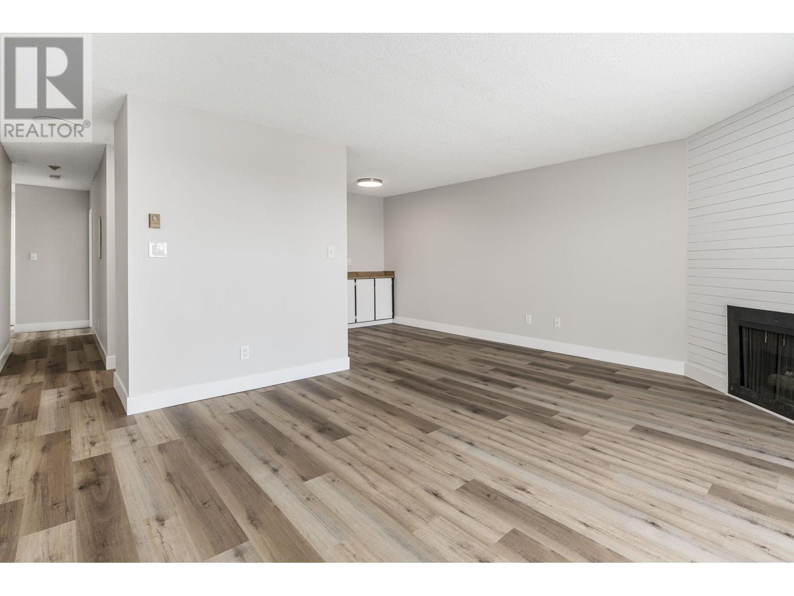 302 315 Tenth Street, New Westminster, British Columbia  V3M 3Y2 - Photo 4 - R2860403