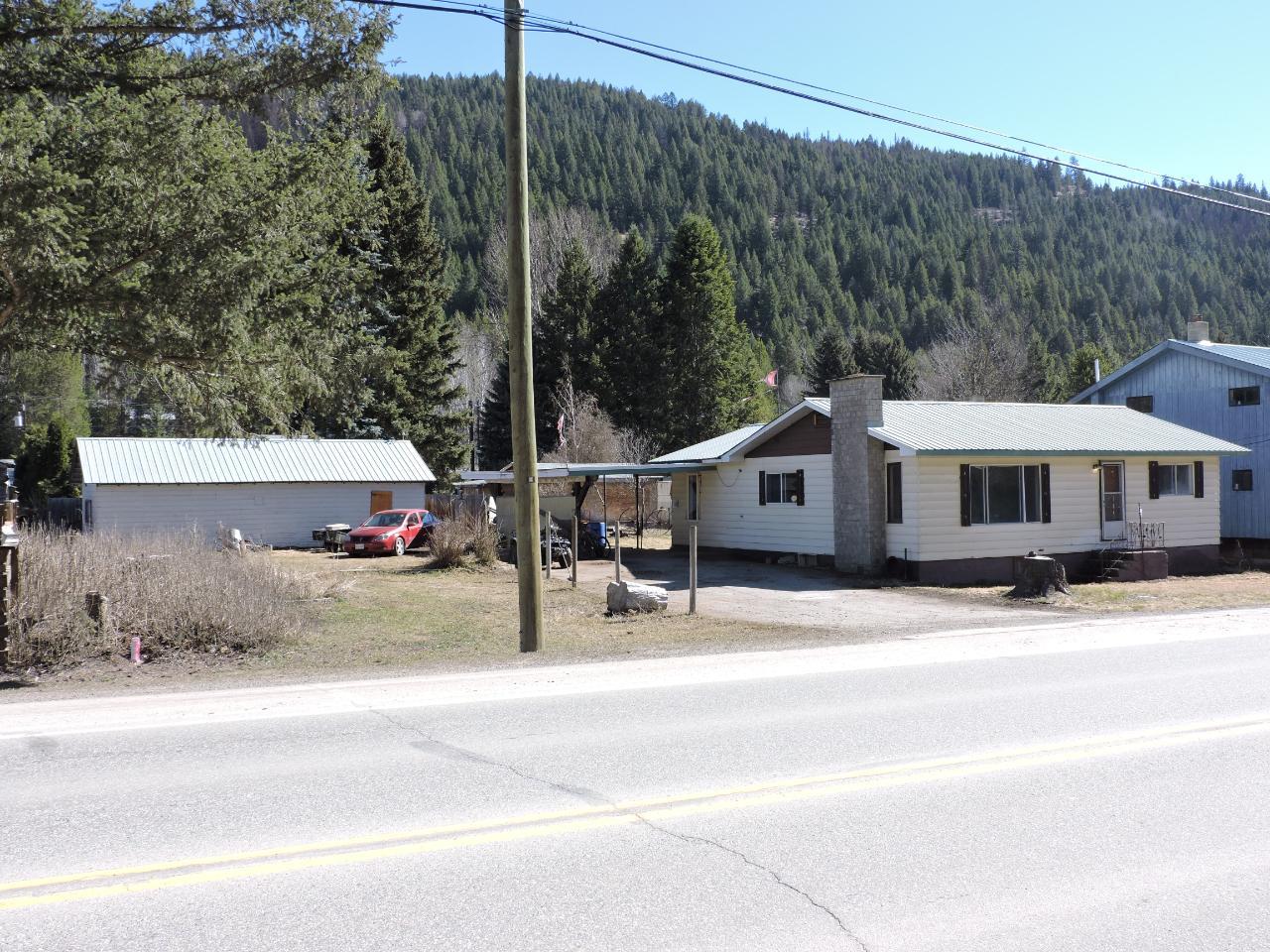 576 Government Avenue N, Greenwood, British Columbia  V0H 1J0 - Photo 4 - 2475516