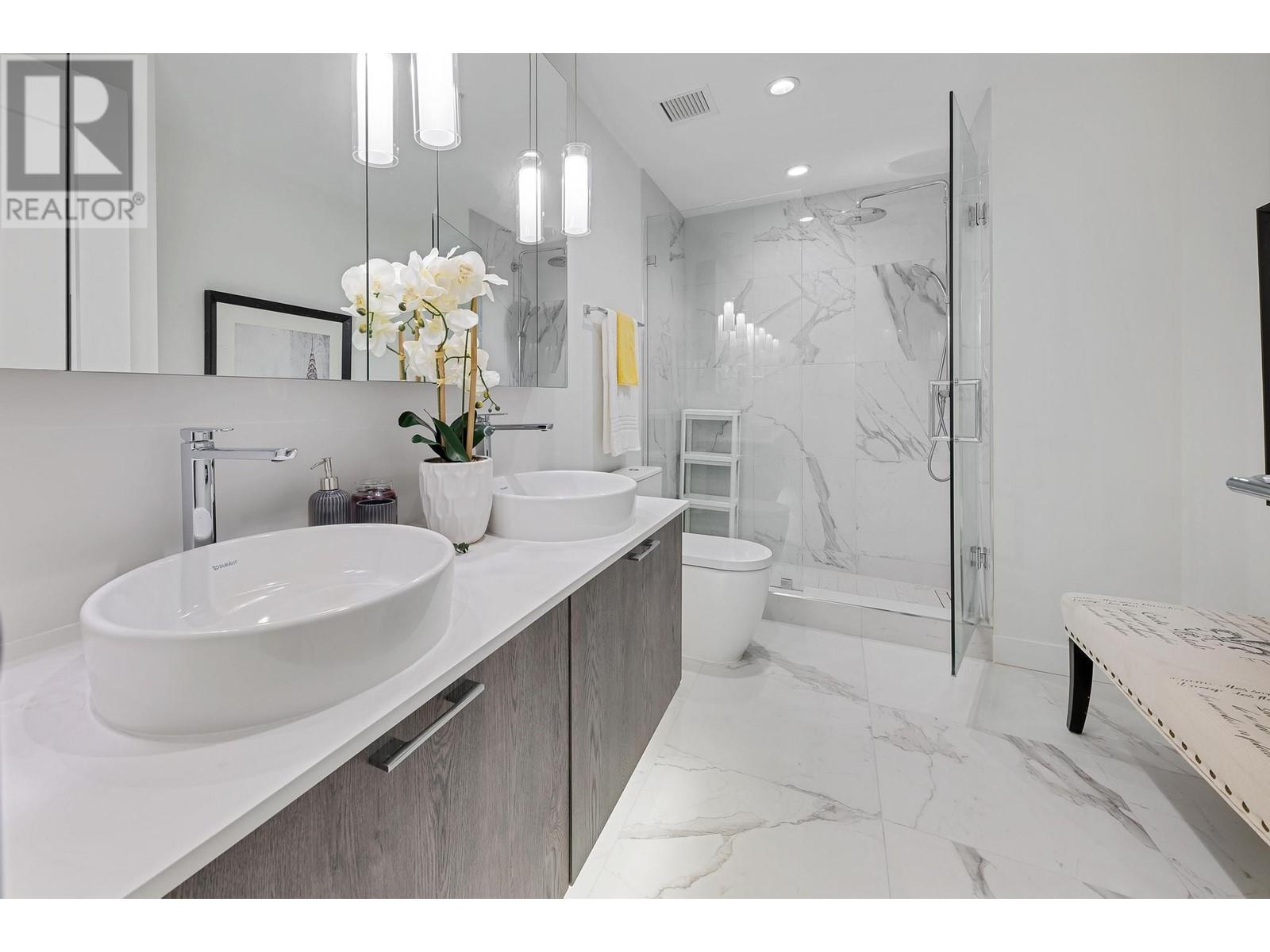 4 1960 Glenaire Drive, North Vancouver, British Columbia  V7P 1Y1 - Photo 10 - R2860664