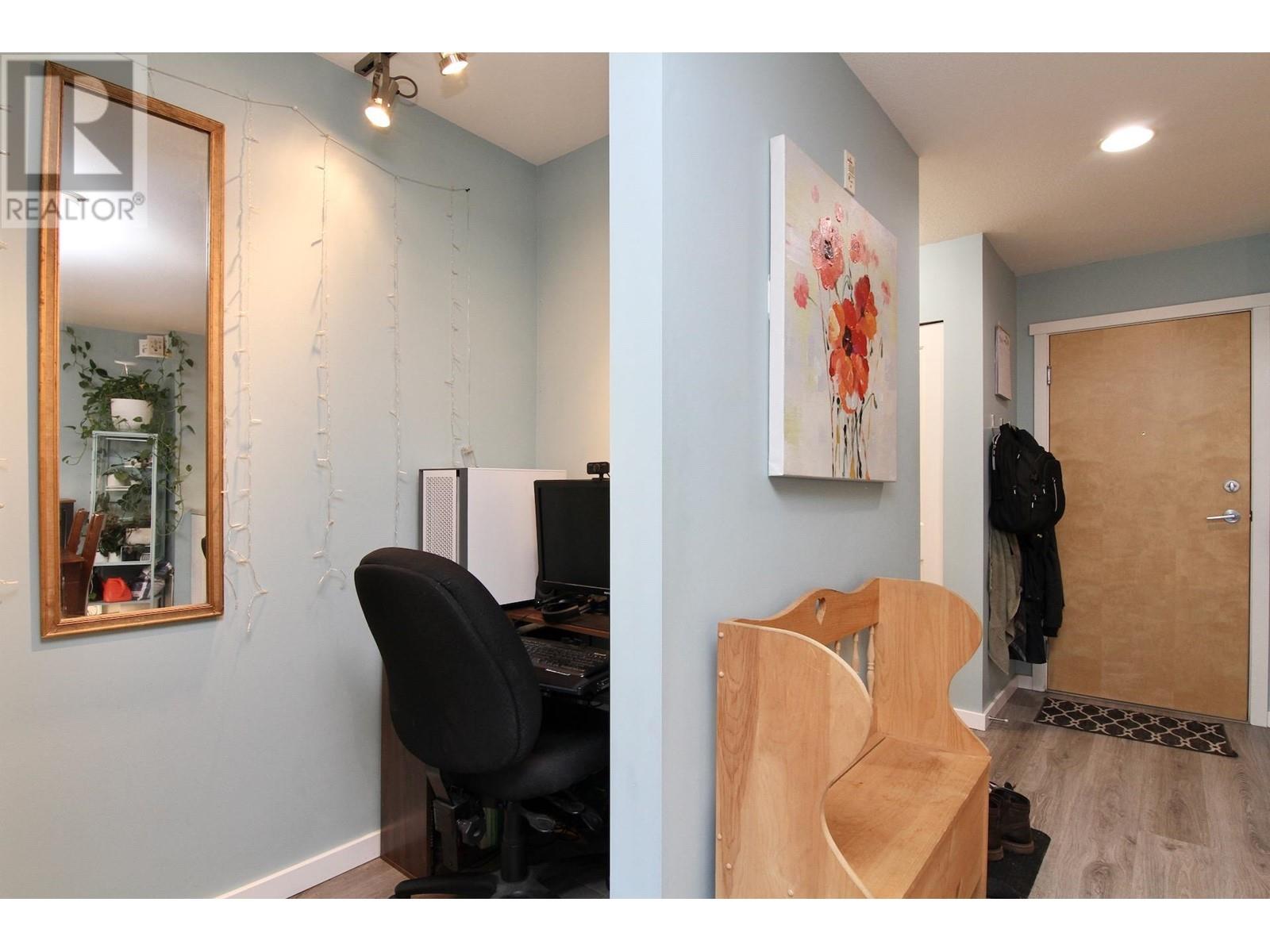 317 700 Klahanie Drive, Port Moody, British Columbia  V3H 5L3 - Photo 10 - R2860677