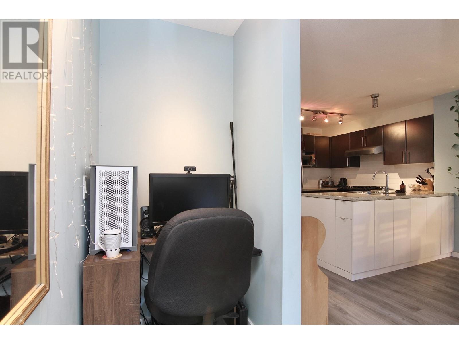 317 700 Klahanie Drive, Port Moody, British Columbia  V3H 5L3 - Photo 11 - R2860677