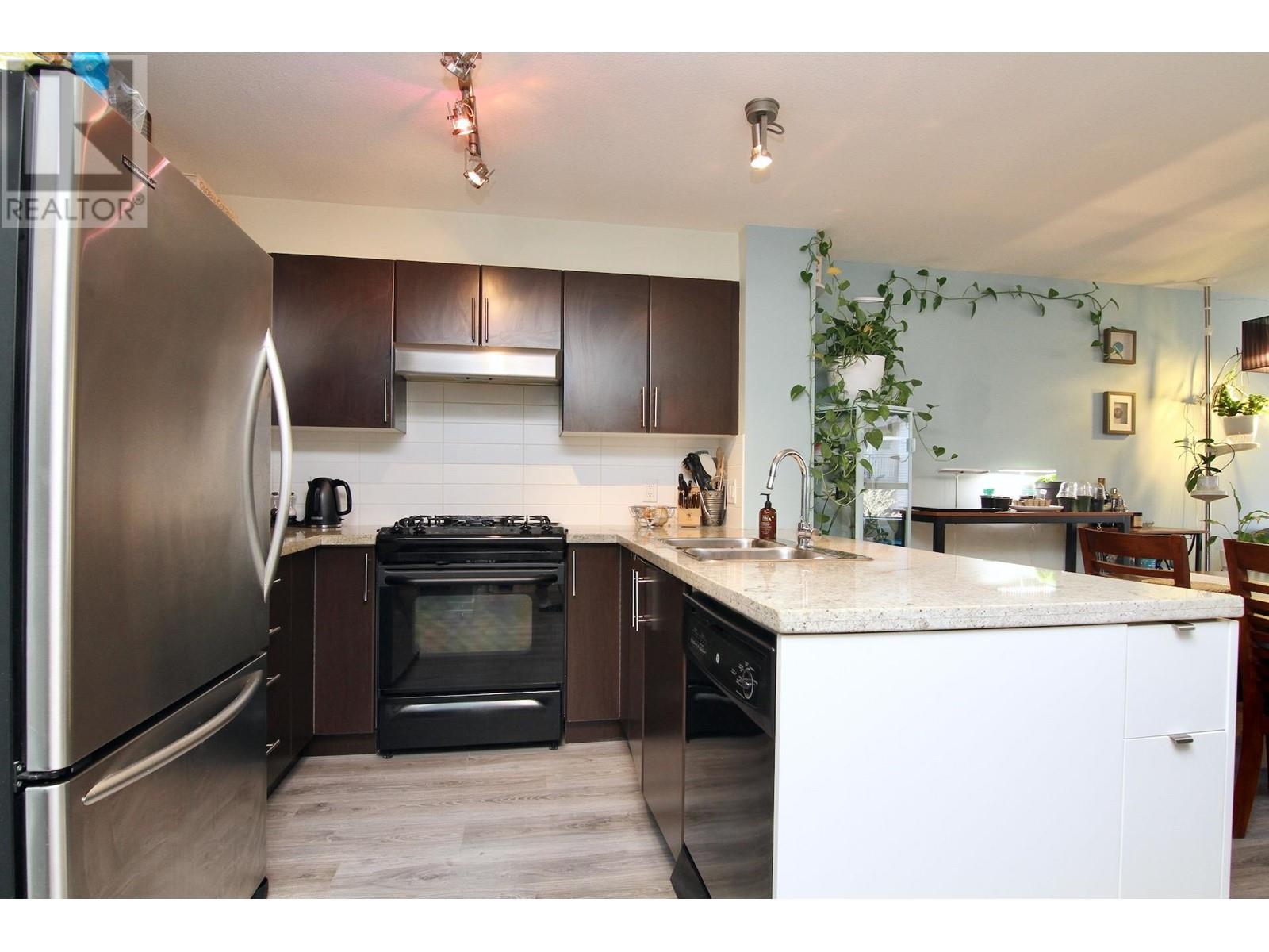 317 700 Klahanie Drive, Port Moody, British Columbia  V3H 5L3 - Photo 4 - R2860677