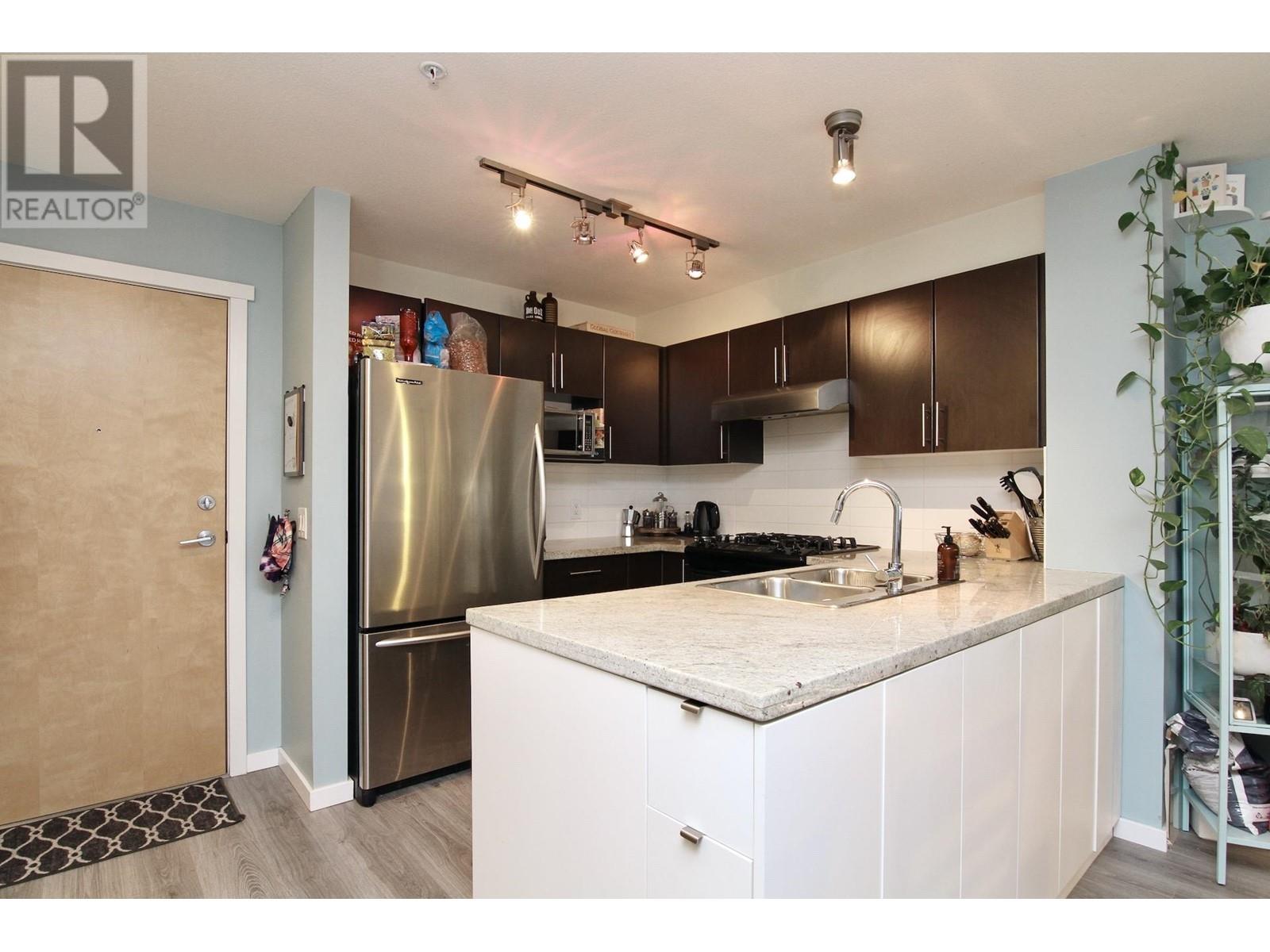 317 700 Klahanie Drive, Port Moody, British Columbia  V3H 5L3 - Photo 5 - R2860677