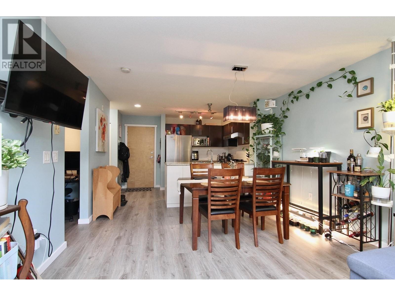 317 700 Klahanie Drive, Port Moody, British Columbia  V3H 5L3 - Photo 8 - R2860677