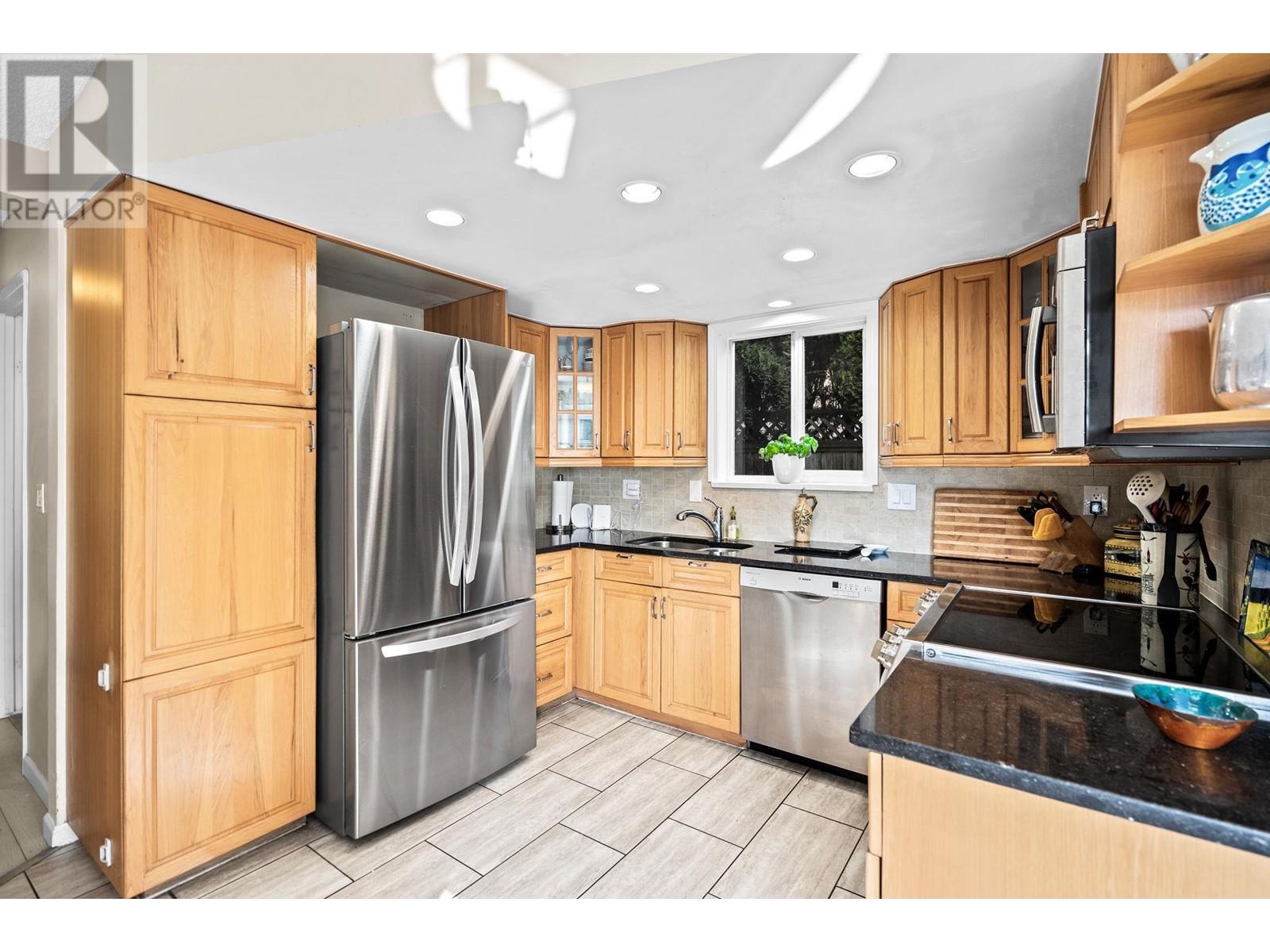 7844 Marchwood Place, Vancouver, British Columbia  V5S 4A6 - Photo 8 - R2860705