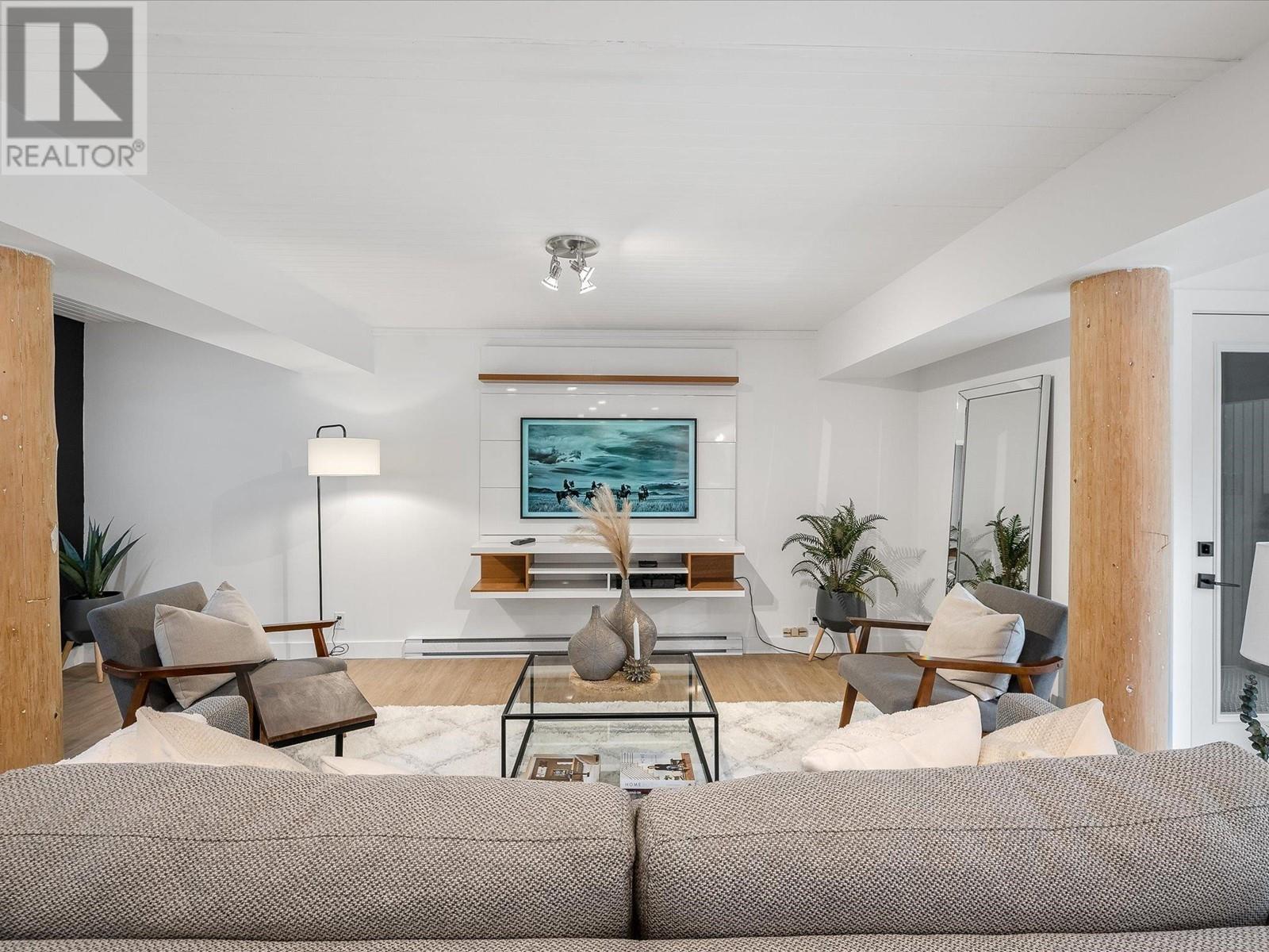 9199 Emerald Drive, Whistler, British Columbia  V8E 0G5 - Photo 4 - R2860657