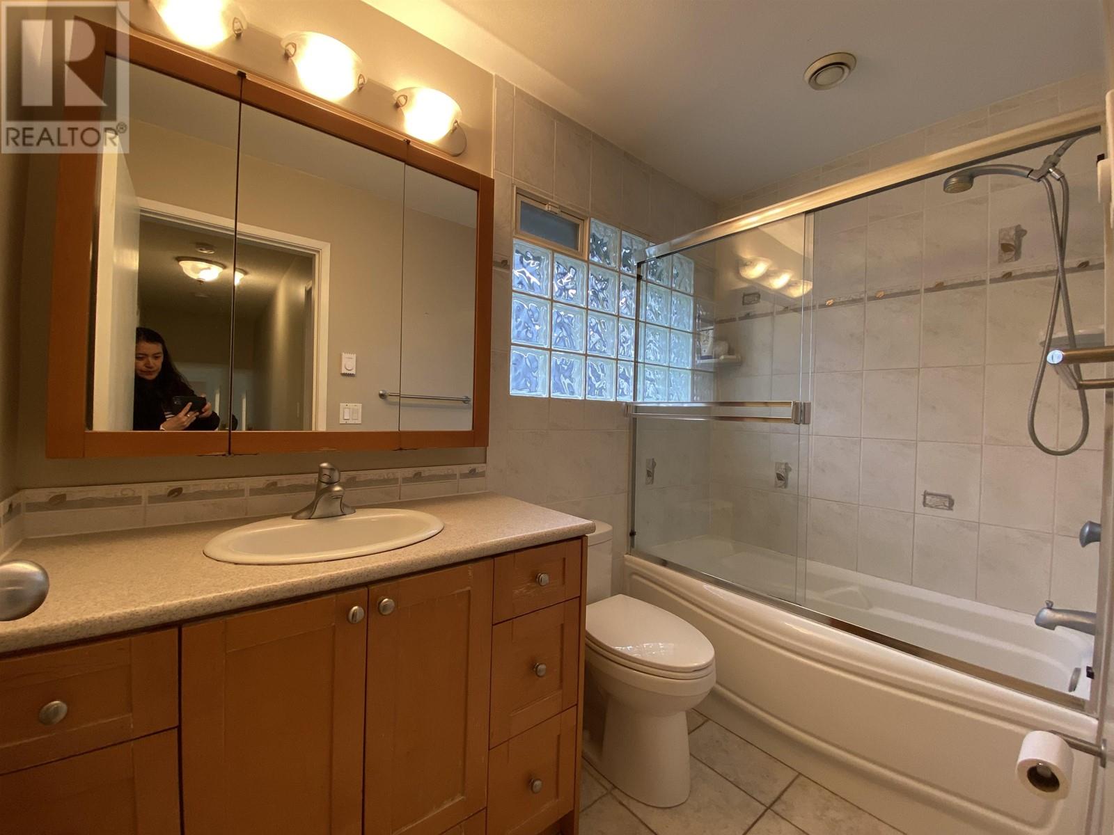 Main House 8083 Burnfield Crescent, Burnaby, British Columbia  V5E 2B8 - Photo 19 - R2860720