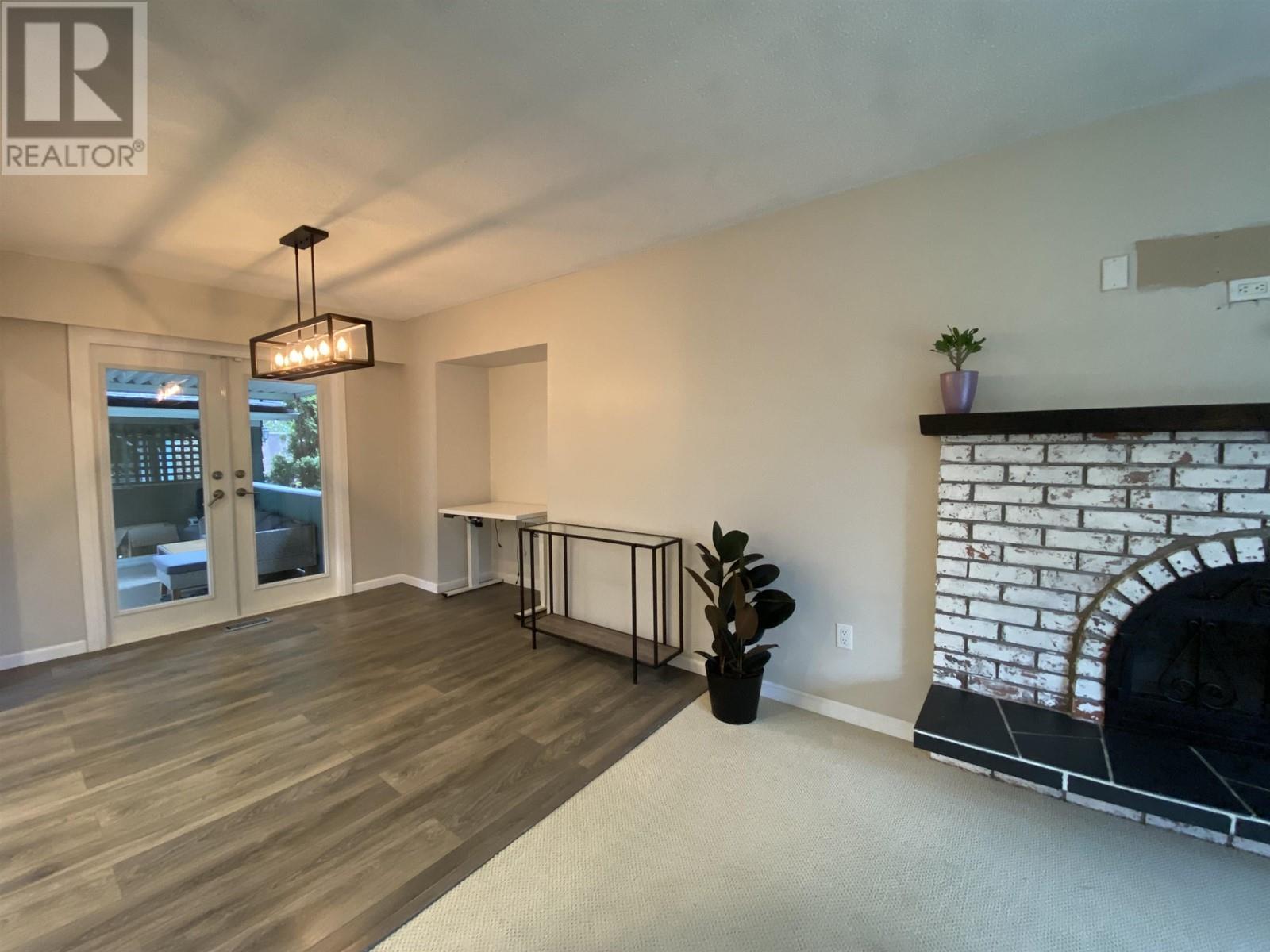Main House 8083 Burnfield Crescent, Burnaby, British Columbia  V5E 2B8 - Photo 3 - R2860720