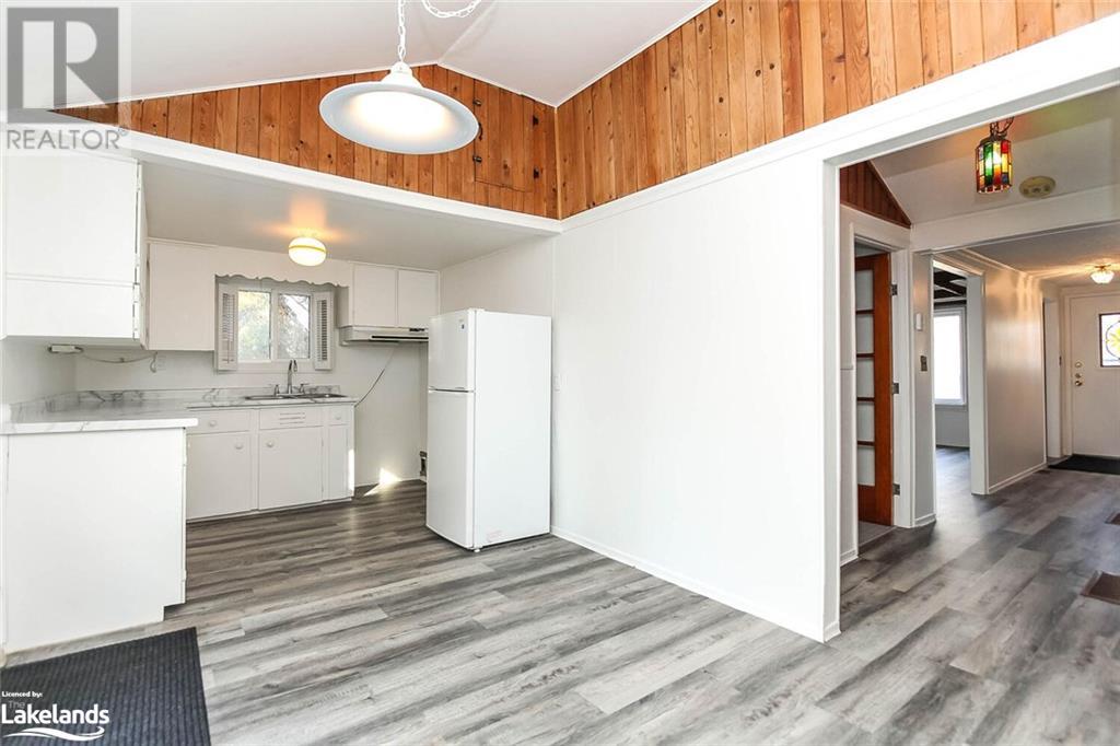 52 61st Street N, Wasaga Beach, Ontario  L9Z 1V7 - Photo 12 - 40555580