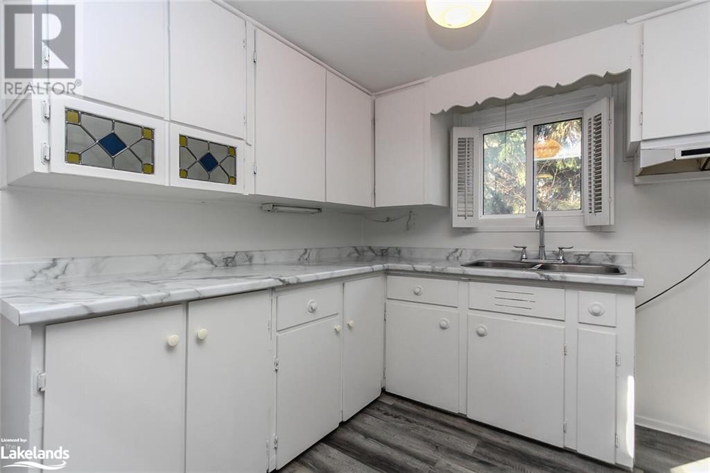 52 61st Street N, Wasaga Beach, Ontario  L9Z 1V7 - Photo 15 - 40555580