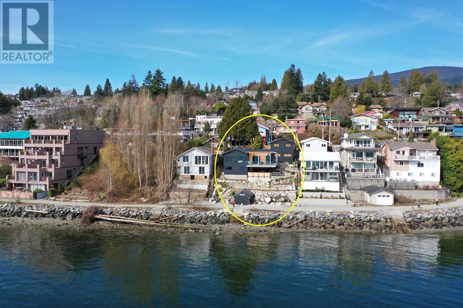 466 Marine Drive, Gibsons, British Columbia  V0N 1V0 - Photo 5 - R2860768