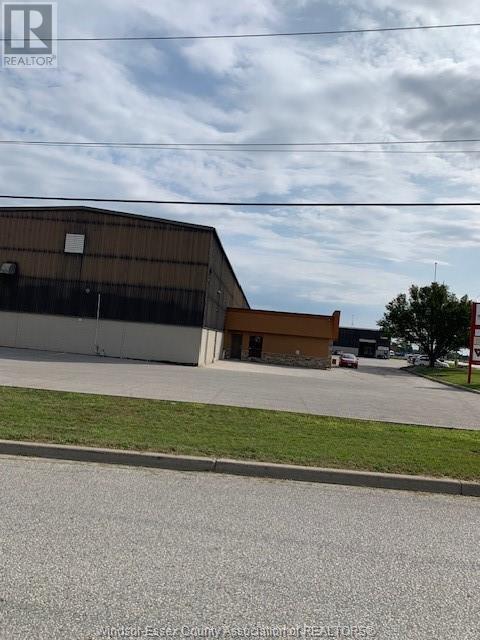 4000 North Talbot, Tecumseh, Ontario  N0R 1K0 - Photo 1 - 23018435