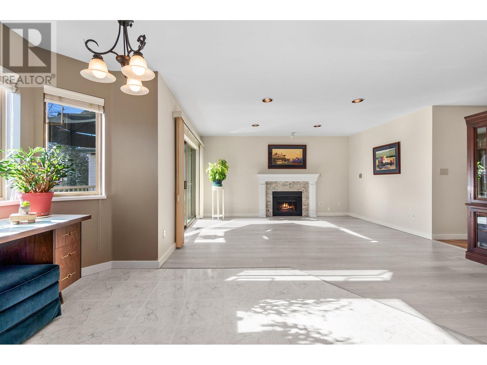 3170 Sylvia Place, Coquitlam, British Columbia  V3E 2R4 - Photo 13 - R2860845