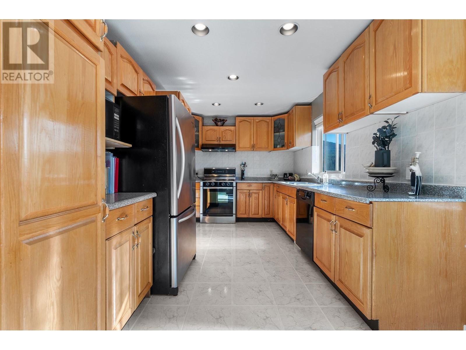 3170 Sylvia Place, Coquitlam, British Columbia  V3E 2R4 - Photo 17 - R2860845