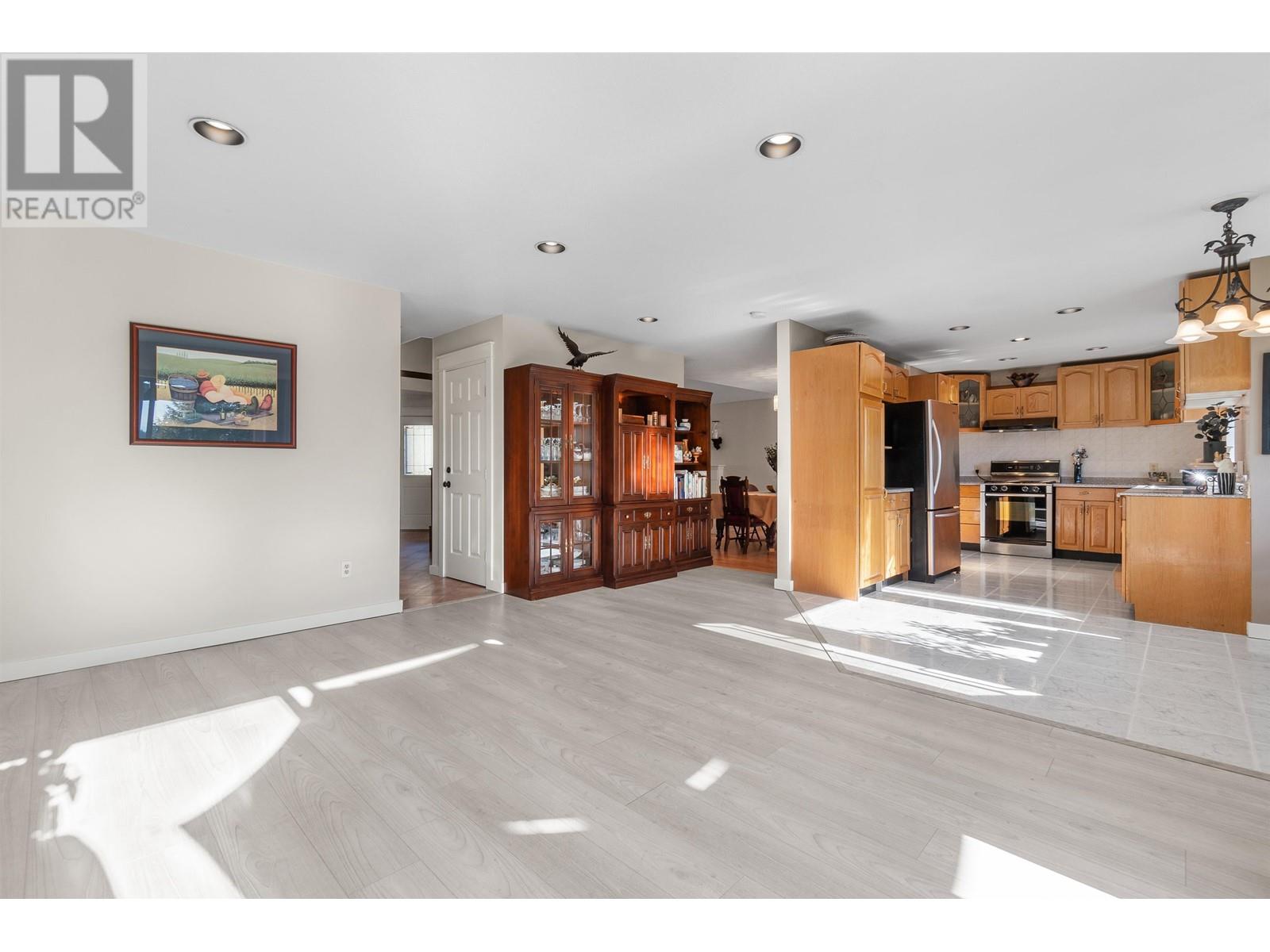 3170 Sylvia Place, Coquitlam, British Columbia  V3E 2R4 - Photo 9 - R2860845