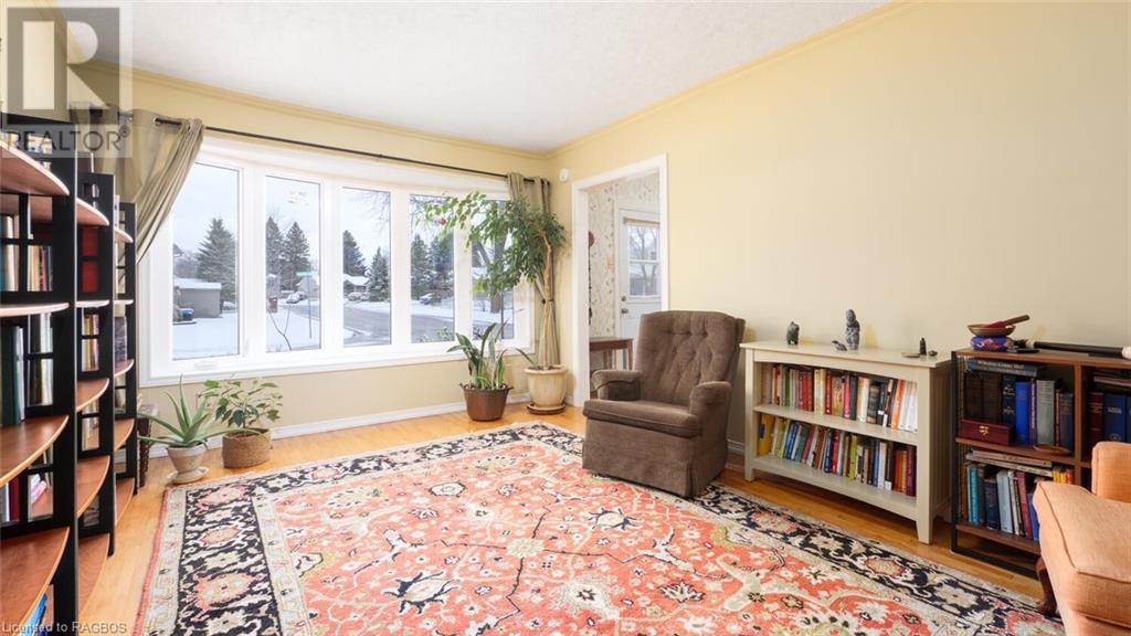 320 Beattie Street, Owen Sound, Ontario  N4K 6K3 - Photo 6 - 40553891
