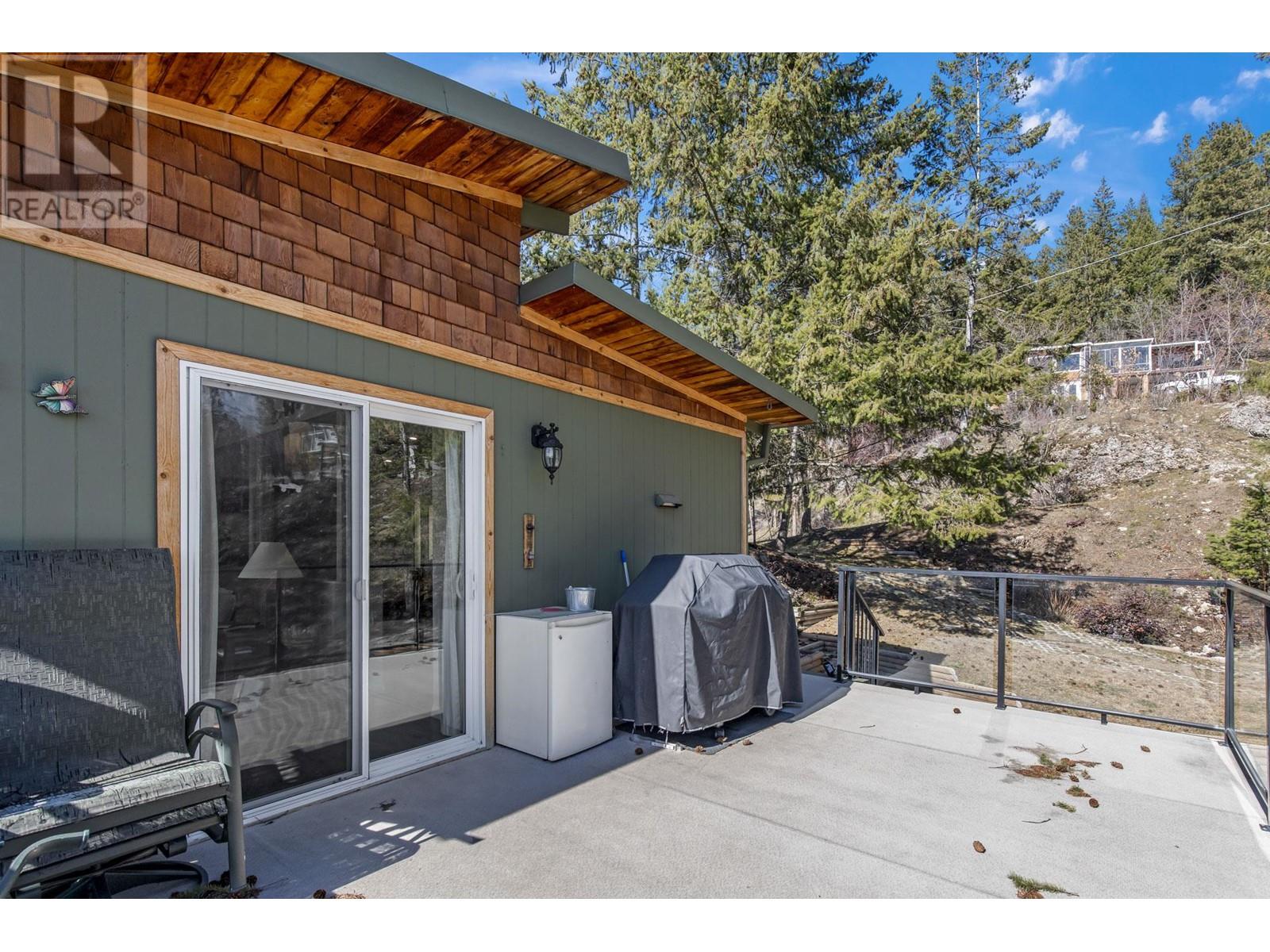 6333 Forest Hill Drive Peachland Photo 13