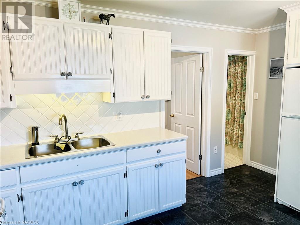 228 Spence Street, Southampton, Ontario  N0H 2L0 - Photo 10 - 40549673