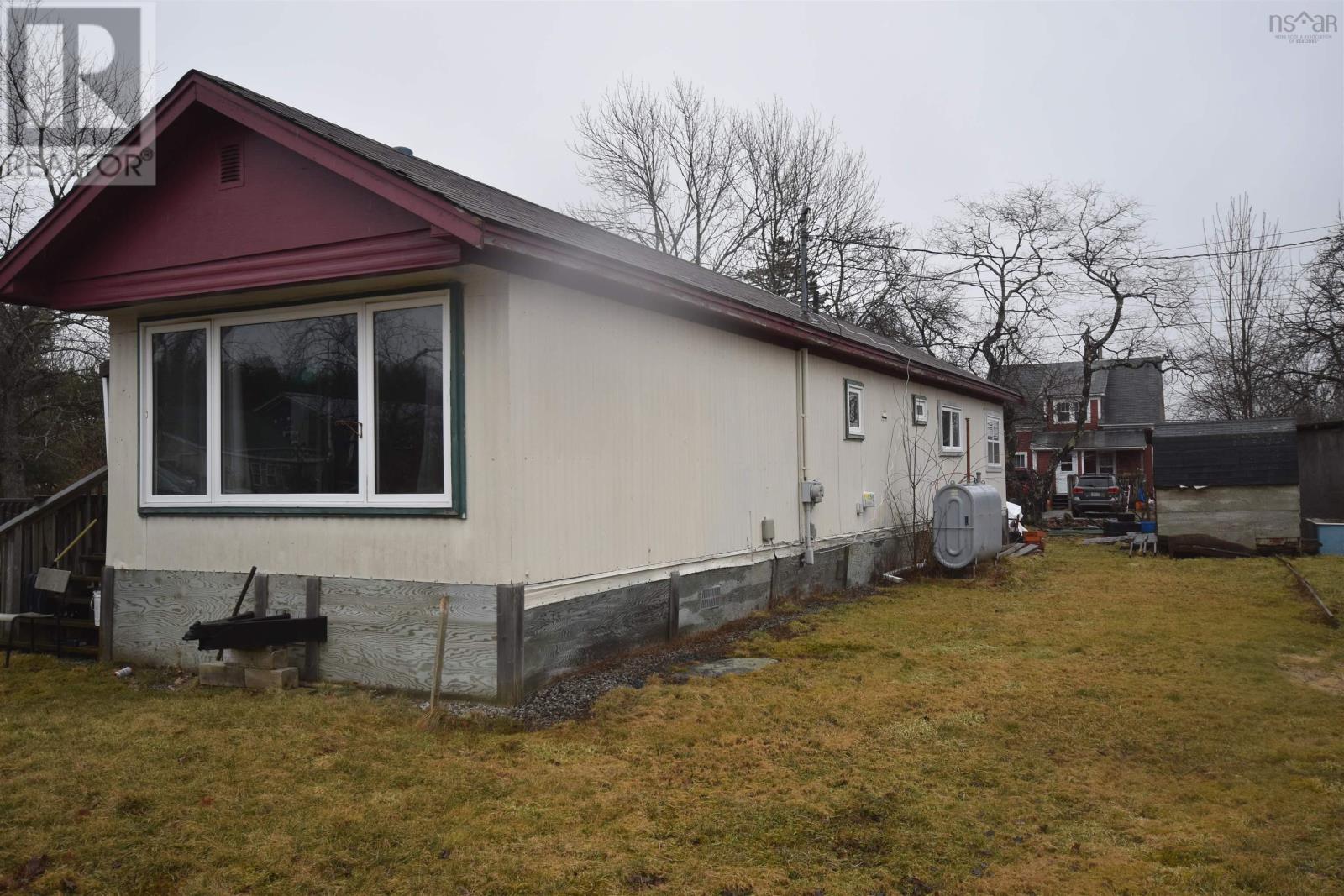 3 Harding Boulevard, Shelburne, Nova Scotia  B0T 1W0 - Photo 2 - 202404925