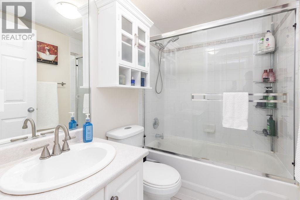 202 22347 Lougheed Highway, Maple Ridge, British Columbia  V2X 2T3 - Photo 13 - R2860483