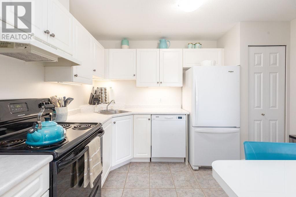 202 22347 Lougheed Highway, Maple Ridge, British Columbia  V2X 2T3 - Photo 6 - R2860483