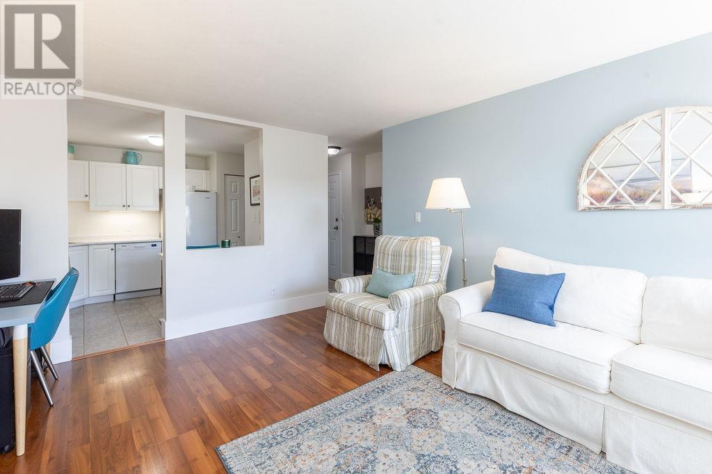 202 22347 Lougheed Highway, Maple Ridge, British Columbia  V2X 2T3 - Photo 4 - R2860483