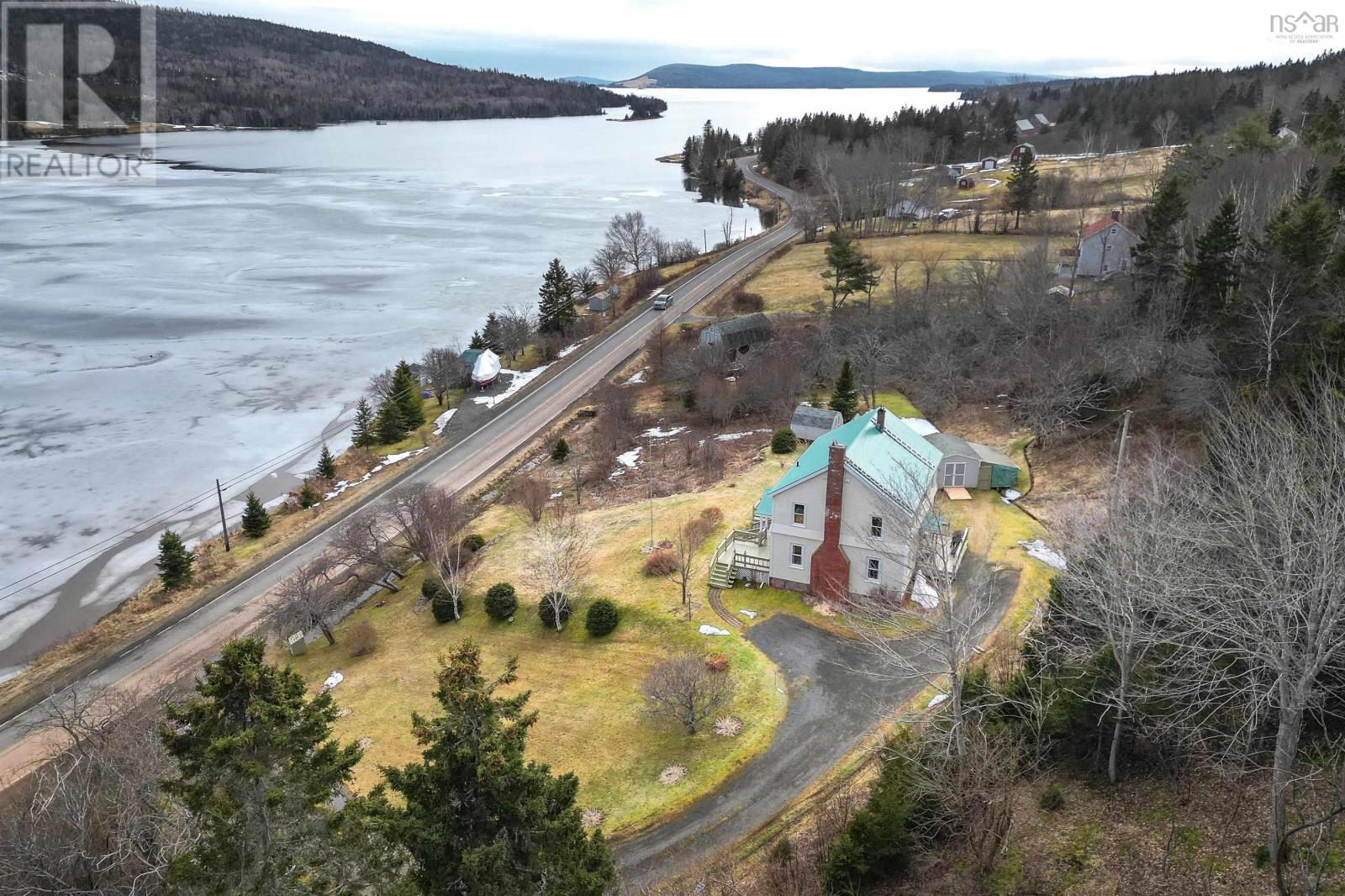 1421 Highway 205, Baddeck Bay, Nova Scotia  B0E 1B0 - Photo 1 - 202404941