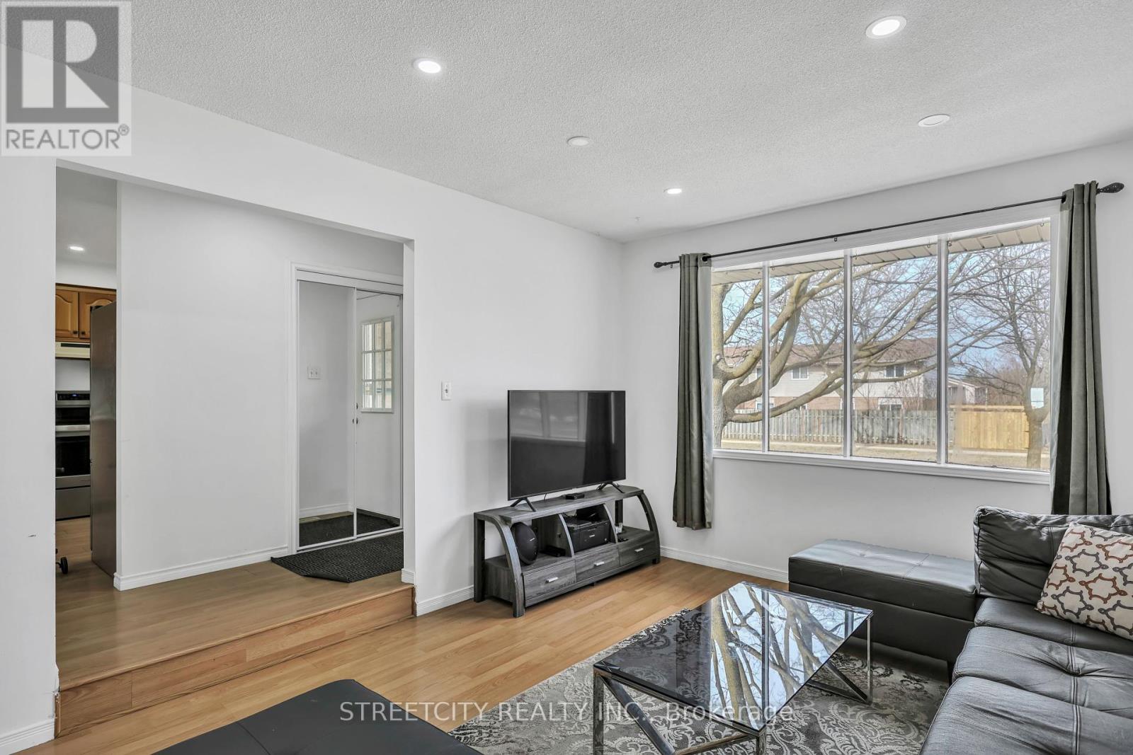 1852 Aldersbrook Rd, London, Ontario  N6G 3N4 - Photo 6 - X8155932
