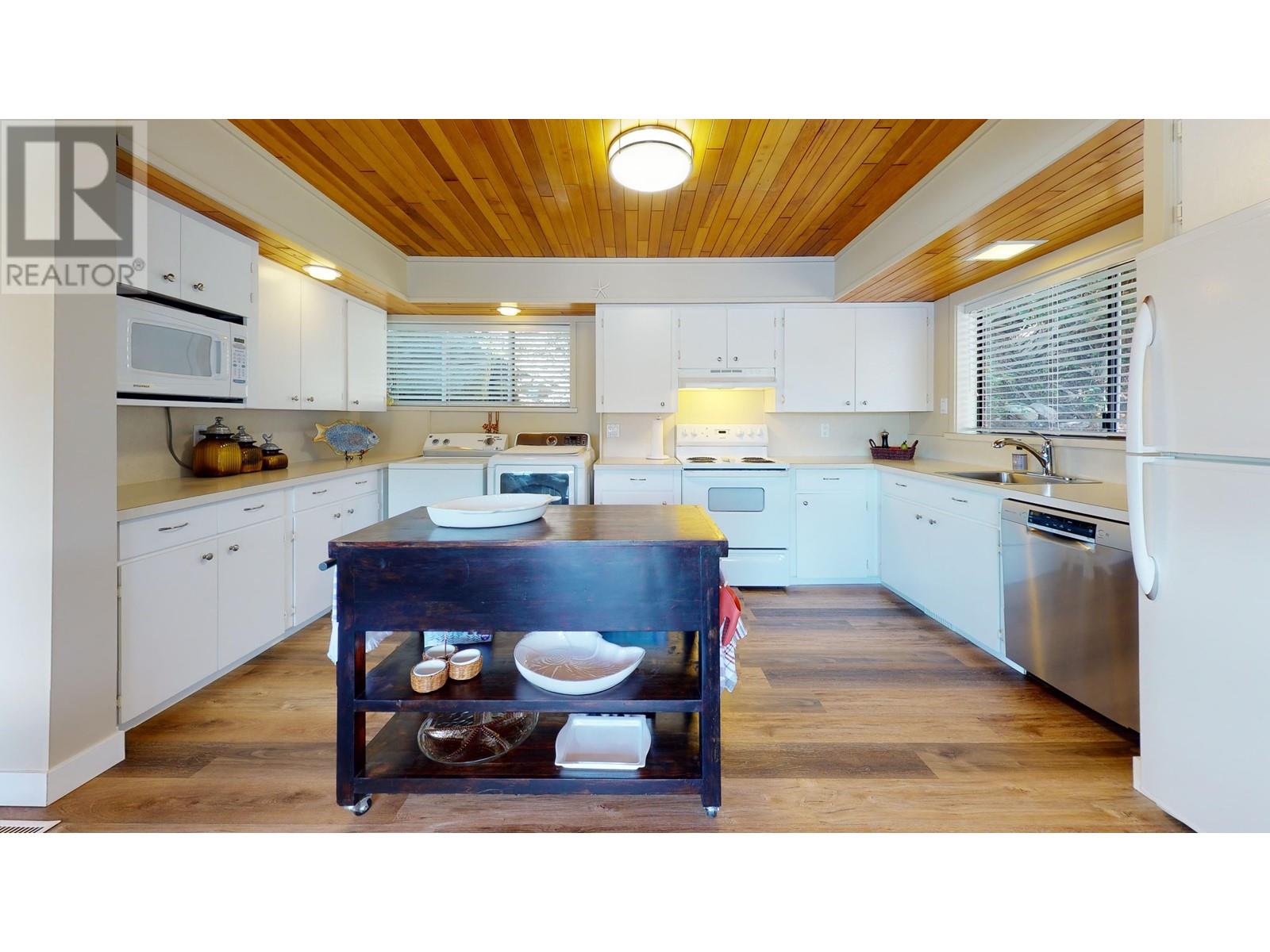 4279 Francis Peninsula Road, Madeira Park, British Columbia  V0N 2H1 - Photo 11 - R2861094