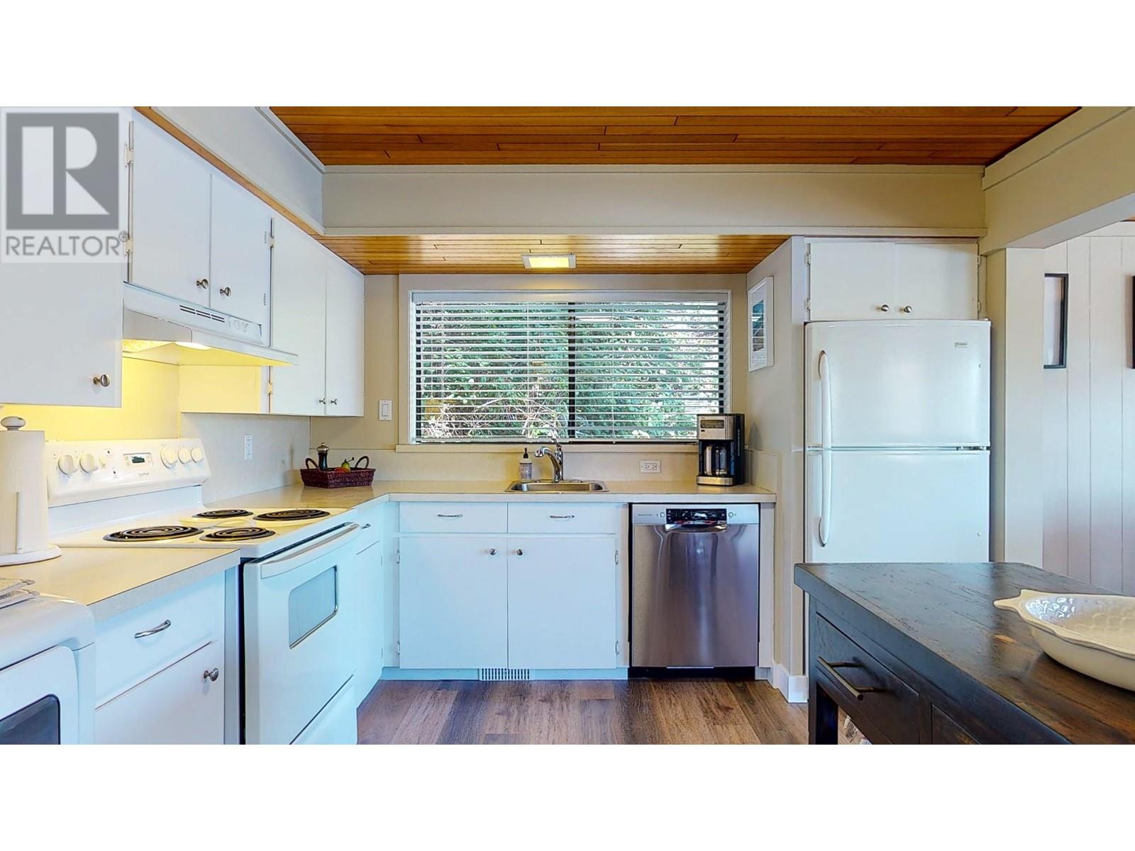 4279 Francis Peninsula Road, Madeira Park, British Columbia  V0N 2H1 - Photo 12 - R2861094