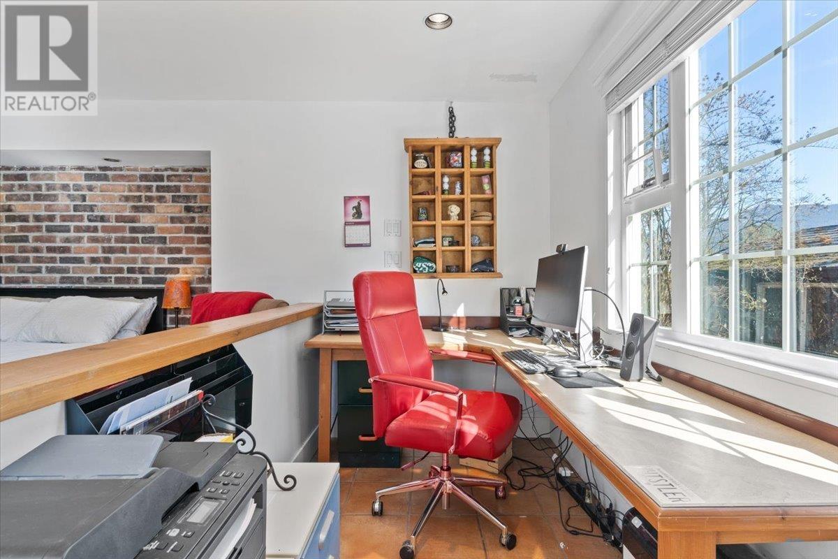 2322 Hazellynn Place, North Vancouver, British Columbia  V7J 2S1 - Photo 11 - R2861135