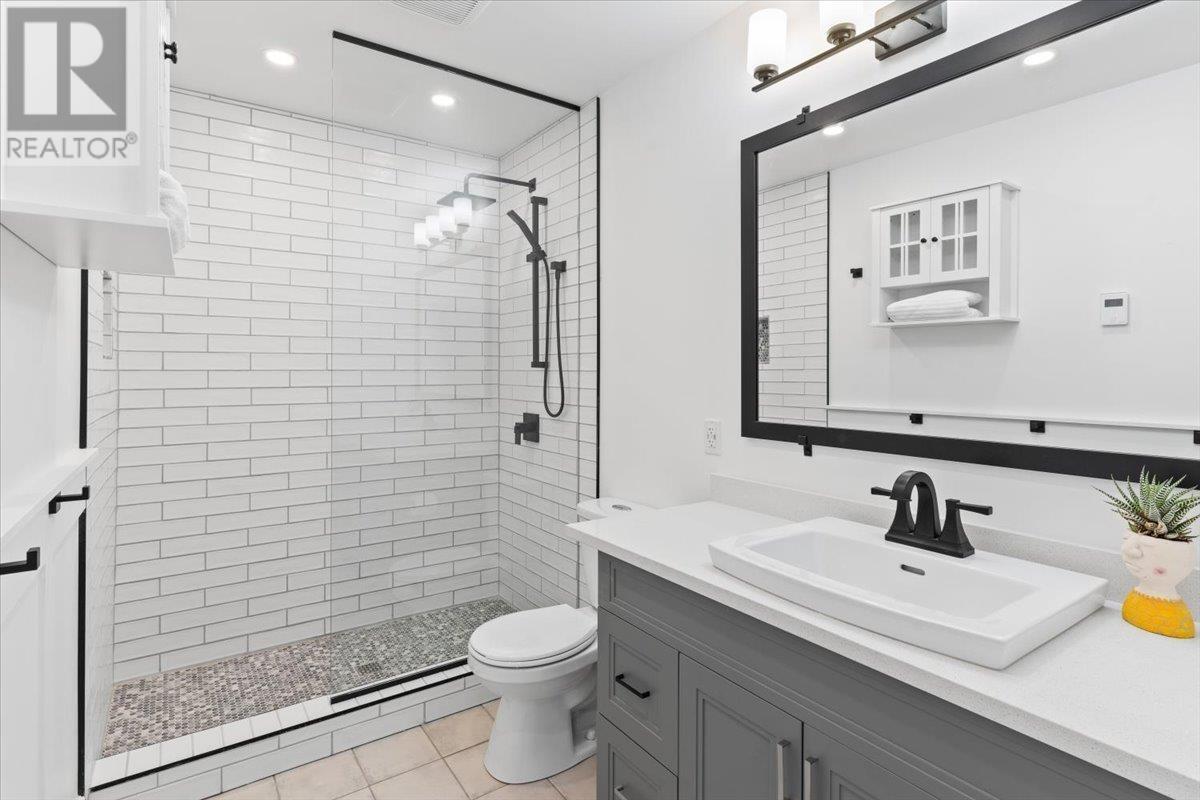 2322 Hazellynn Place, North Vancouver, British Columbia  V7J 2S1 - Photo 15 - R2861135