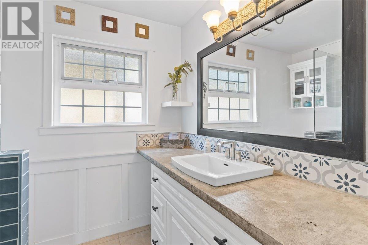 2322 Hazellynn Place, North Vancouver, British Columbia  V7J 2S1 - Photo 18 - R2861135
