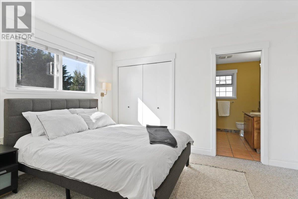 2322 Hazellynn Place, North Vancouver, British Columbia  V7J 2S1 - Photo 24 - R2861135