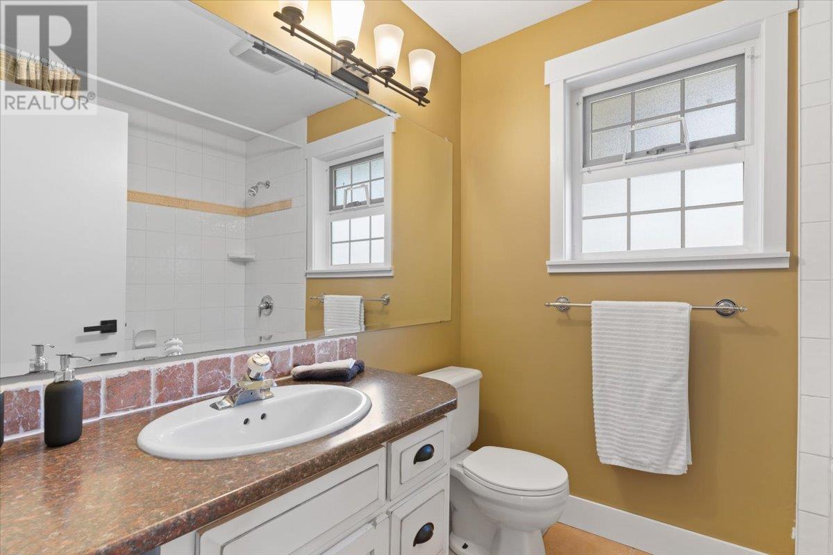 2322 Hazellynn Place, North Vancouver, British Columbia  V7J 2S1 - Photo 29 - R2861135