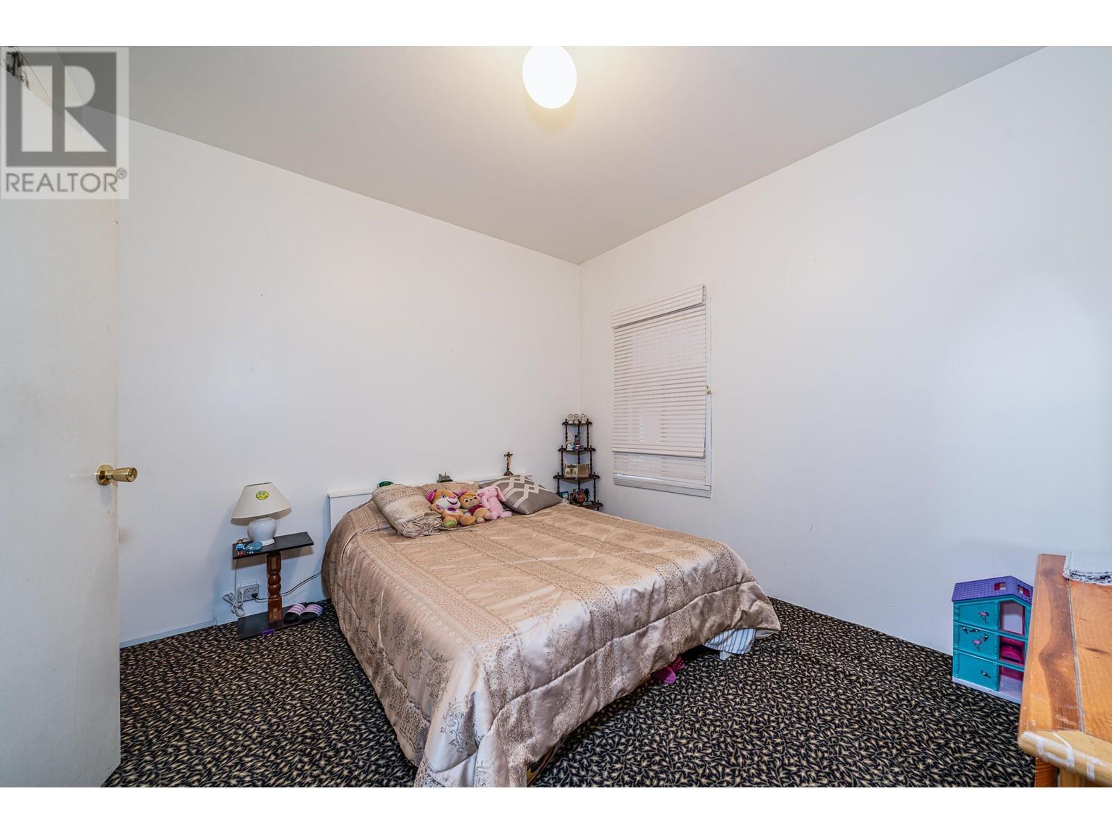 7353 12th Avenue, Burnaby, British Columbia  V3N 2J8 - Photo 10 - R2861174