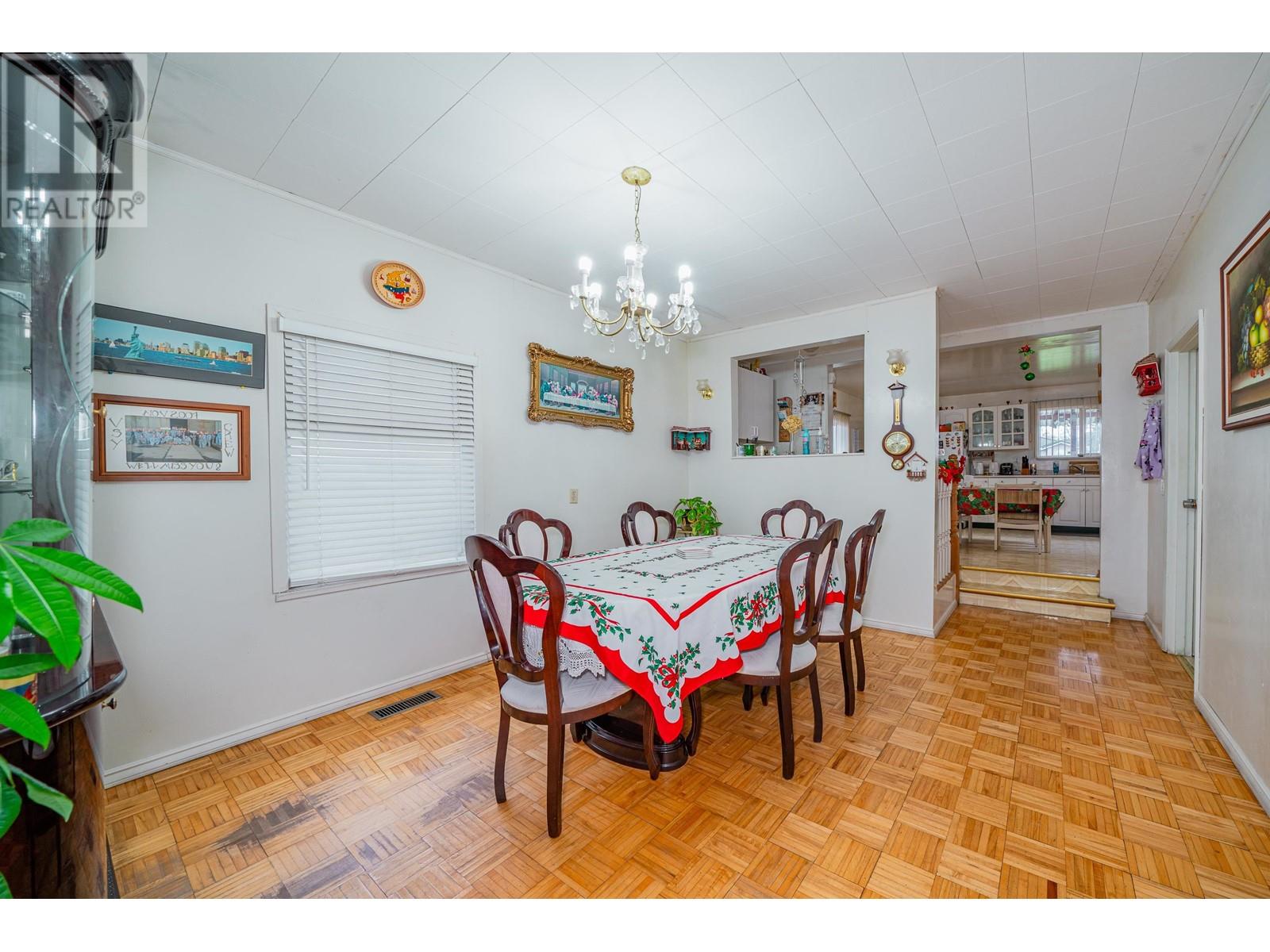 7353 12th Avenue, Burnaby, British Columbia  V3N 2J8 - Photo 12 - R2861174