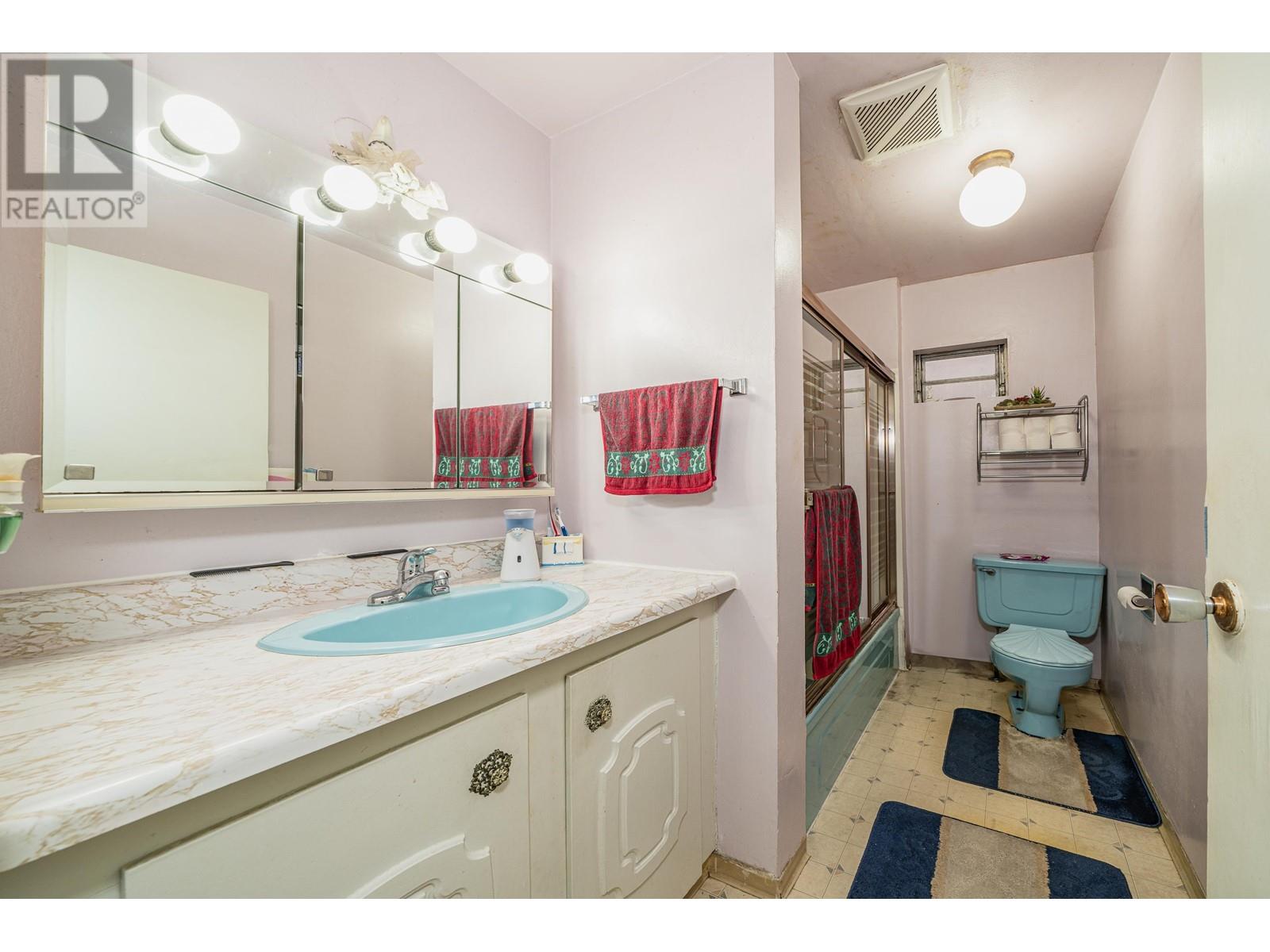 7353 12th Avenue, Burnaby, British Columbia  V3N 2J8 - Photo 14 - R2861174
