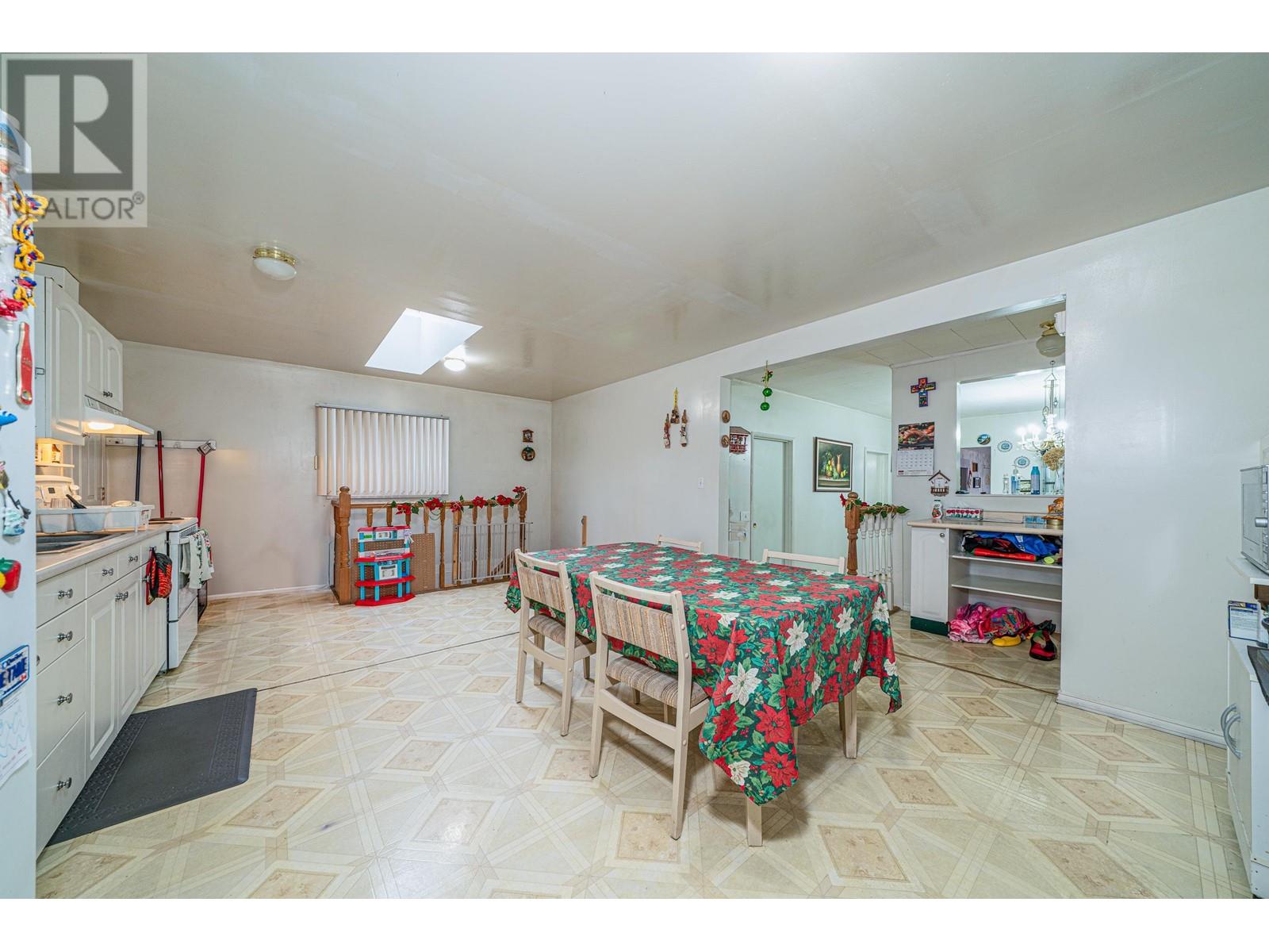 7353 12th Avenue, Burnaby, British Columbia  V3N 2J8 - Photo 19 - R2861174