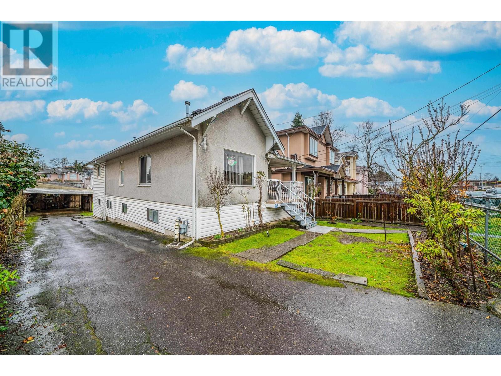 7353 12th Avenue, Burnaby, British Columbia  V3N 2J8 - Photo 3 - R2861174