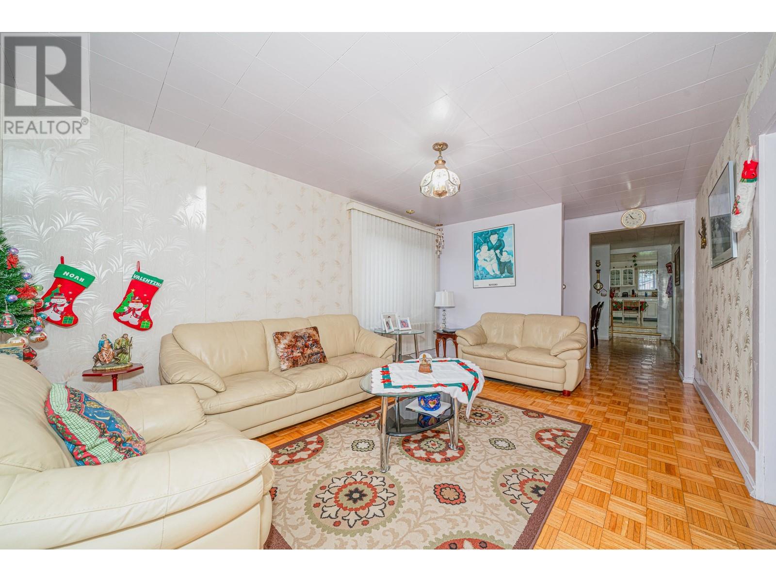 7353 12th Avenue, Burnaby, British Columbia  V3N 2J8 - Photo 5 - R2861174