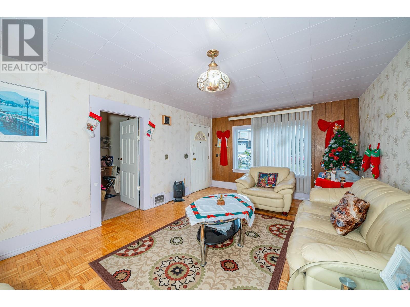 7353 12th Avenue, Burnaby, British Columbia  V3N 2J8 - Photo 7 - R2861174