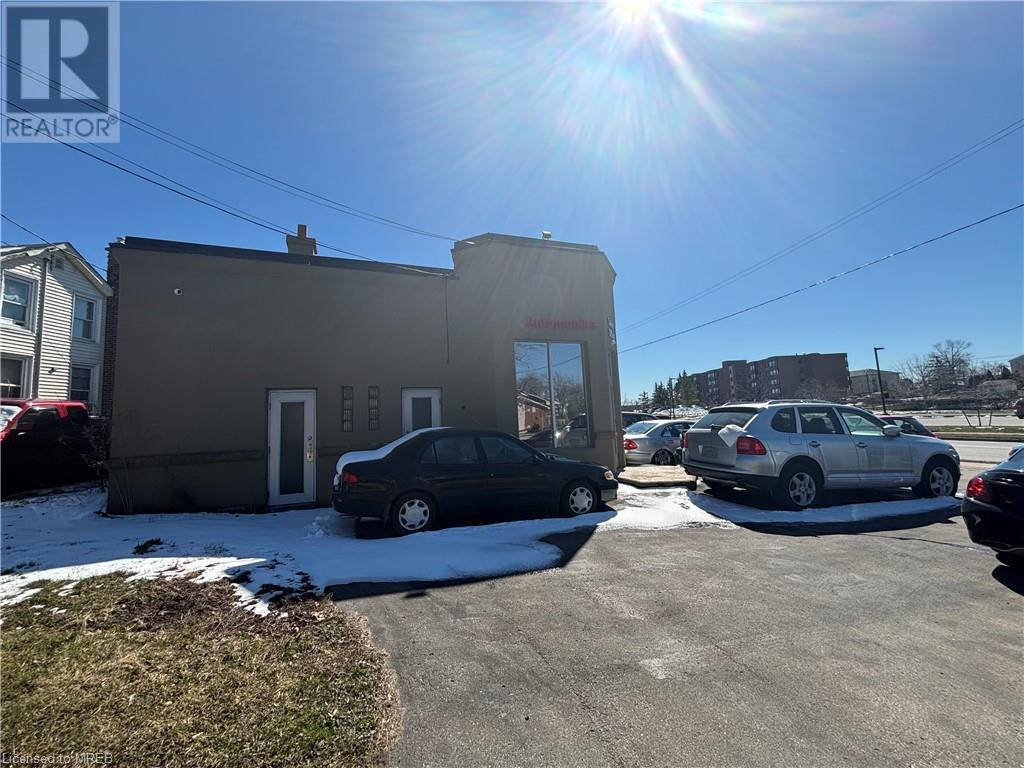 54 Ormond Street S, Thorold, Ontario  L2V 1Y5 - Photo 2 - 40556781