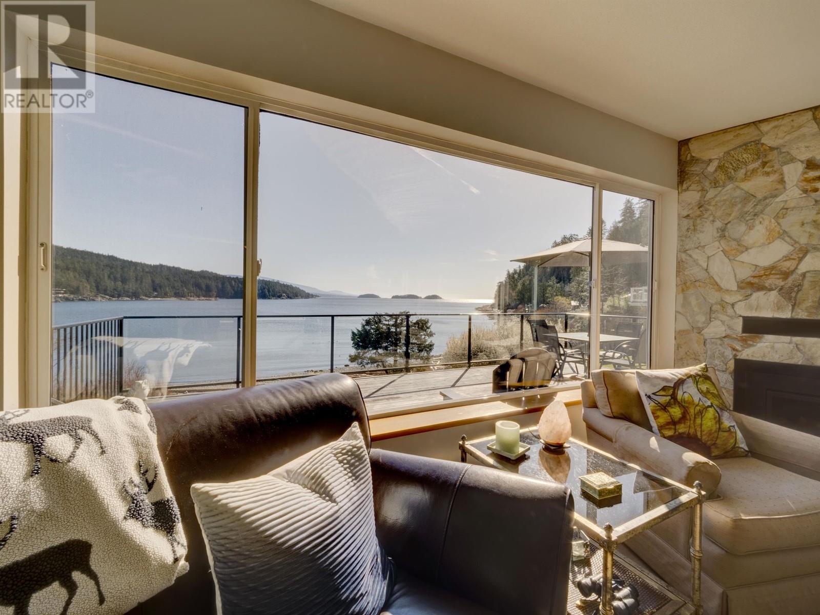 7653 Redrooffs Road, Halfmoon Bay, British Columbia  V7Z 1C4 - Photo 10 - R2861261