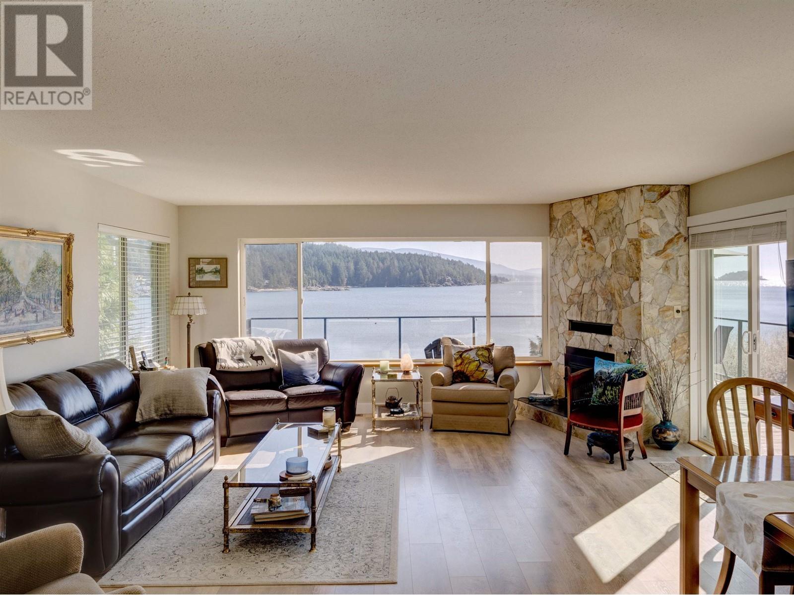 7653 Redrooffs Road, Halfmoon Bay, British Columbia  V7Z 1C4 - Photo 11 - R2861261