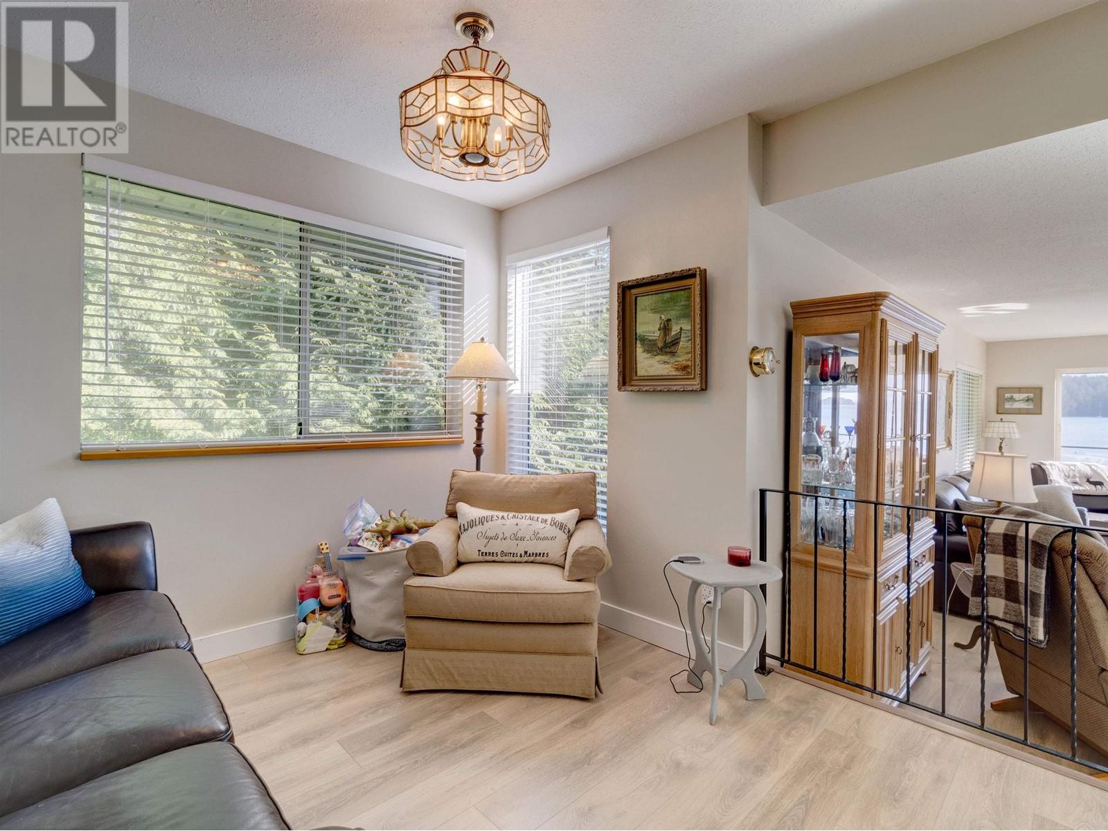 7653 Redrooffs Road, Halfmoon Bay, British Columbia  V7Z 1C4 - Photo 19 - R2861261