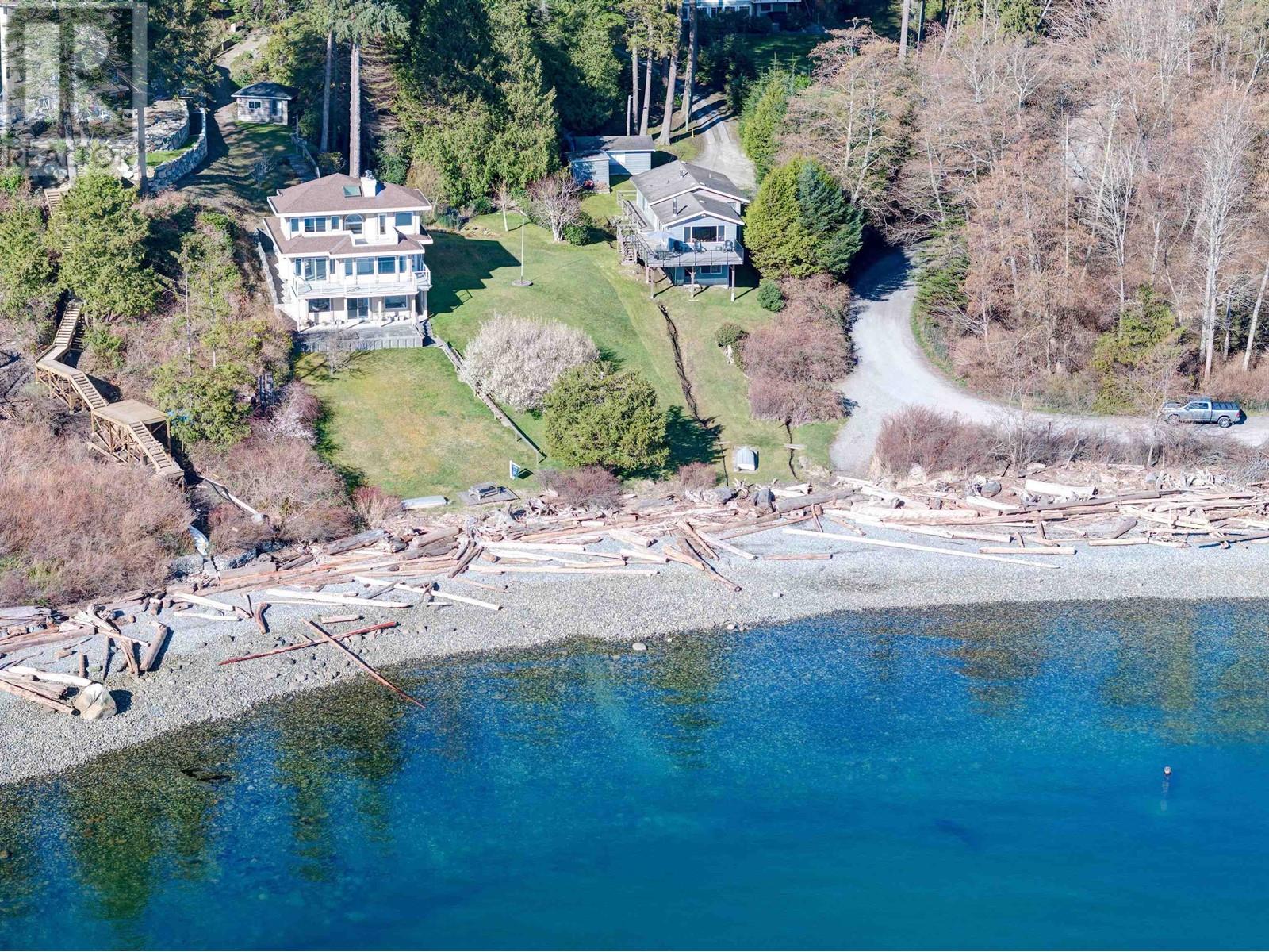 7653 Redrooffs Road, Halfmoon Bay, British Columbia  V7Z 1C4 - Photo 2 - R2861261