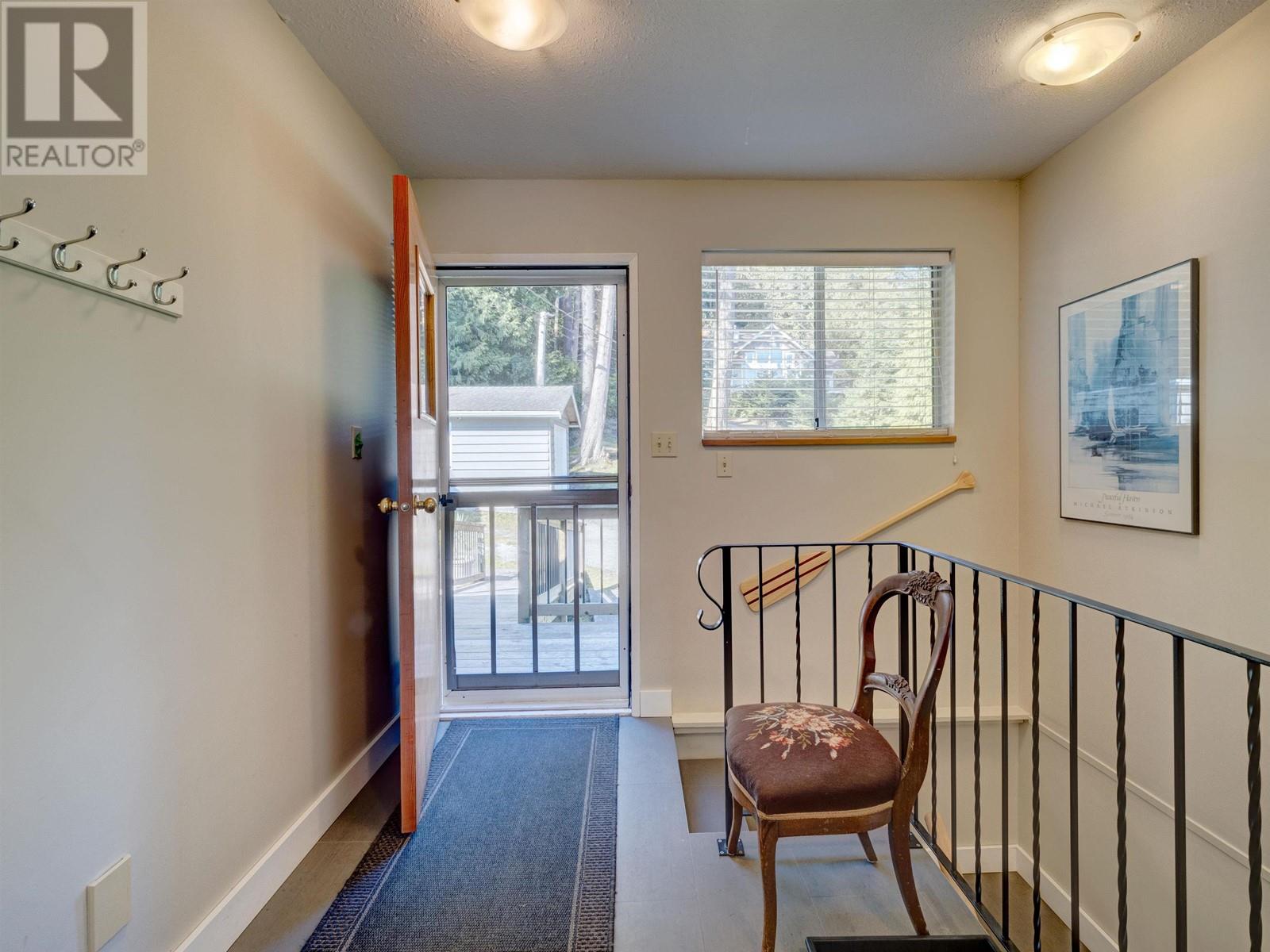 7653 Redrooffs Road, Halfmoon Bay, British Columbia  V7Z 1C4 - Photo 27 - R2861261